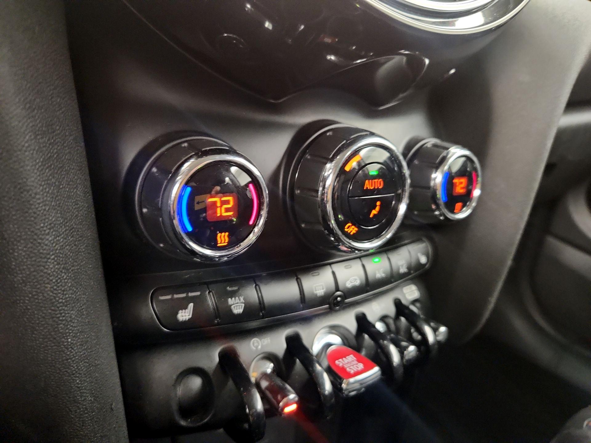 Thumbnail: 2018 MINI Cooper Hardtop - 16