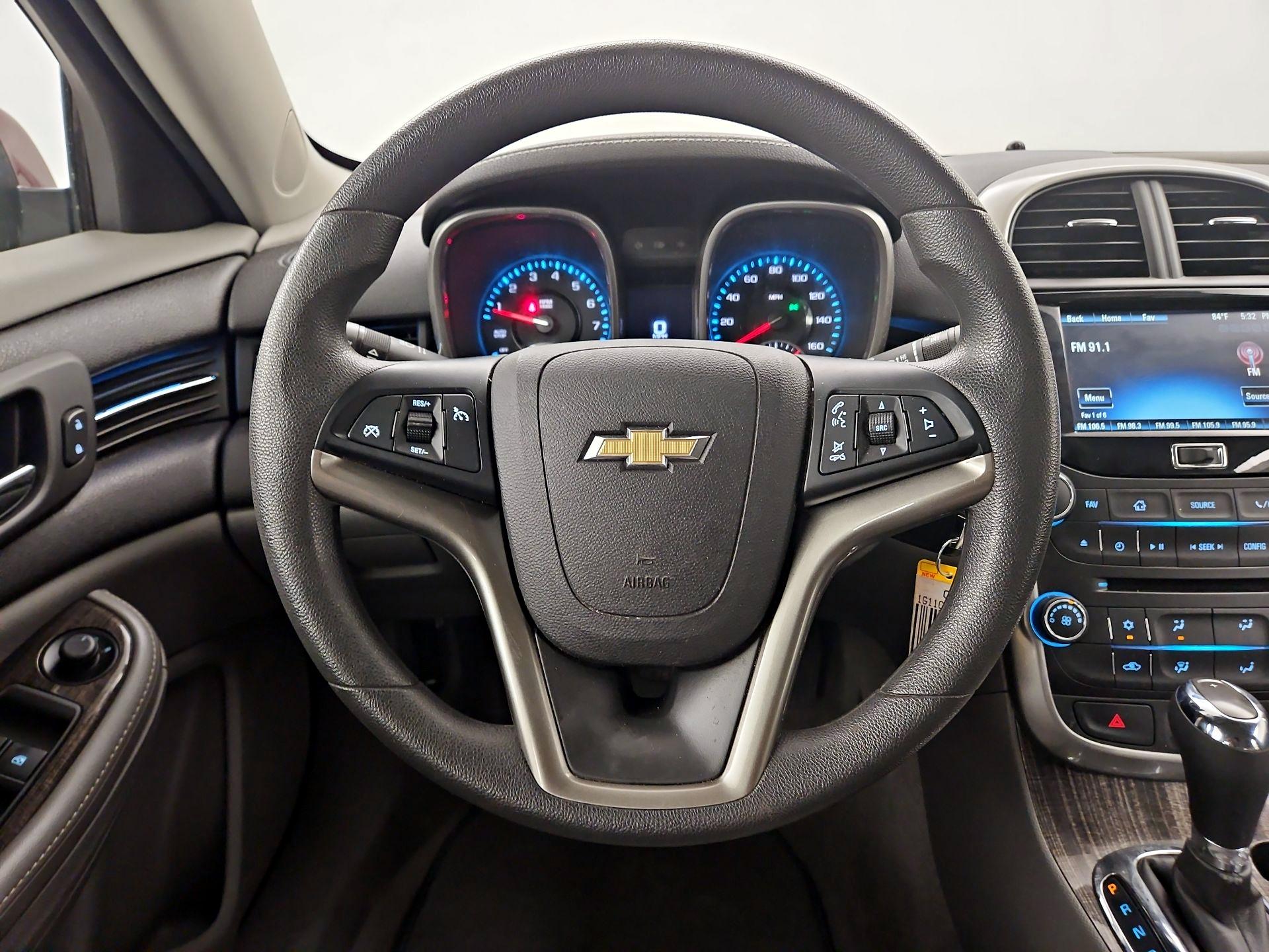 Thumbnail: 2016 Chevrolet Malibu - 10