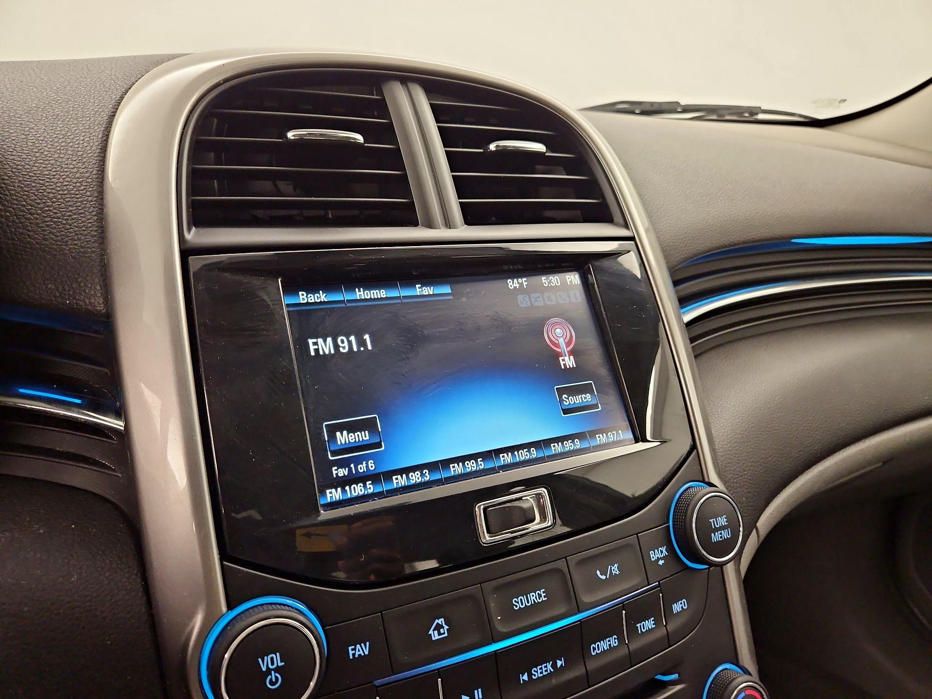 Thumbnail: 2016 Chevrolet Malibu - 14