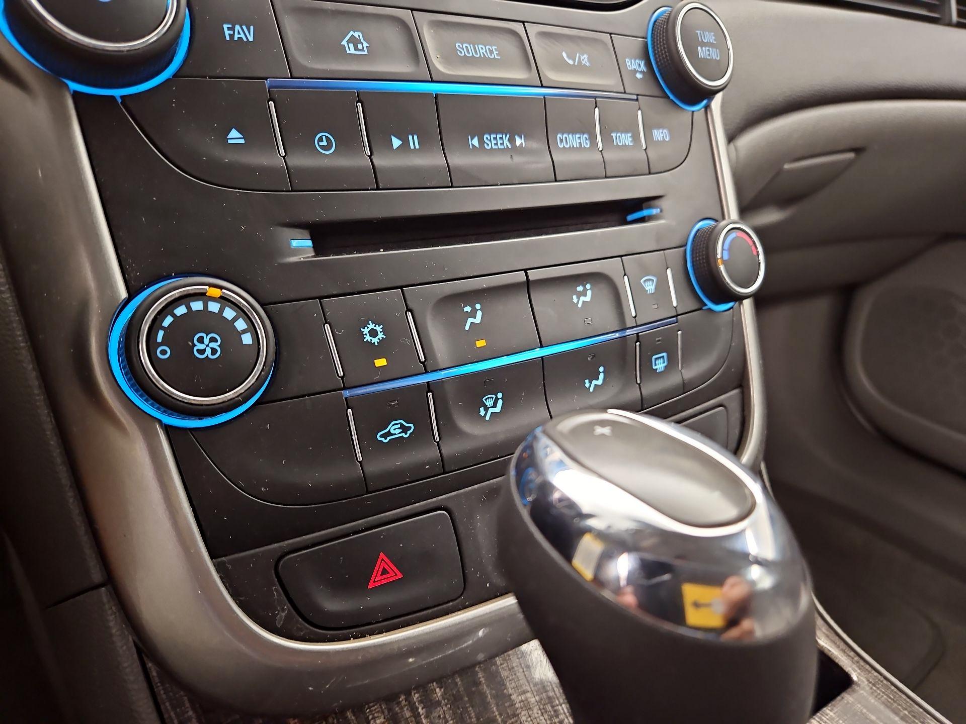 Thumbnail: 2016 Chevrolet Malibu - 15