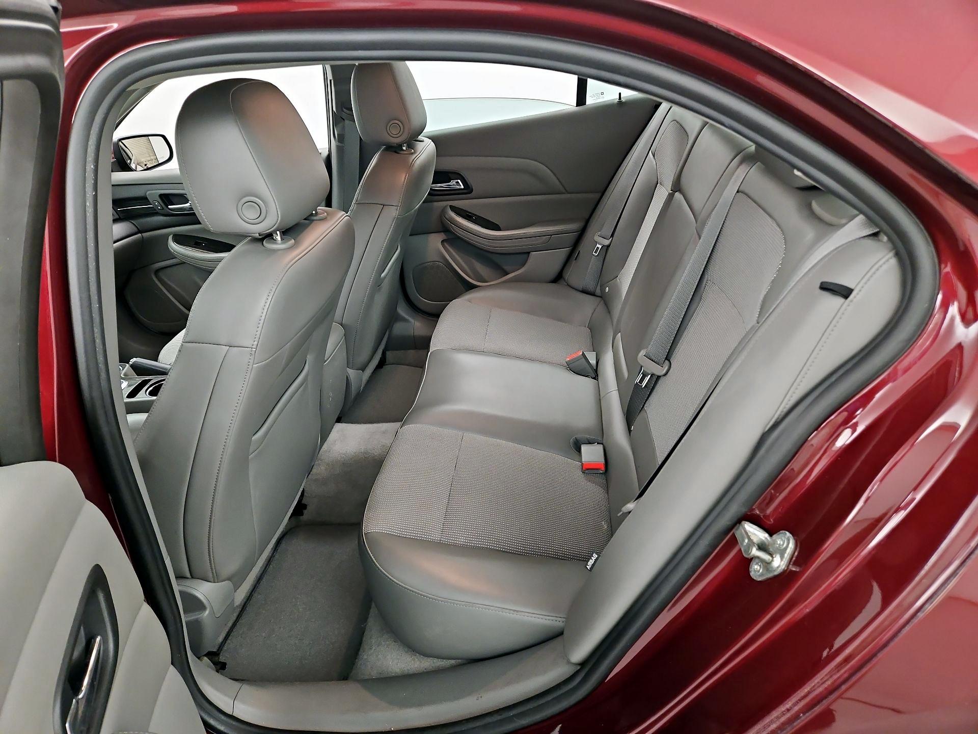 Thumbnail: 2016 Chevrolet Malibu - 18