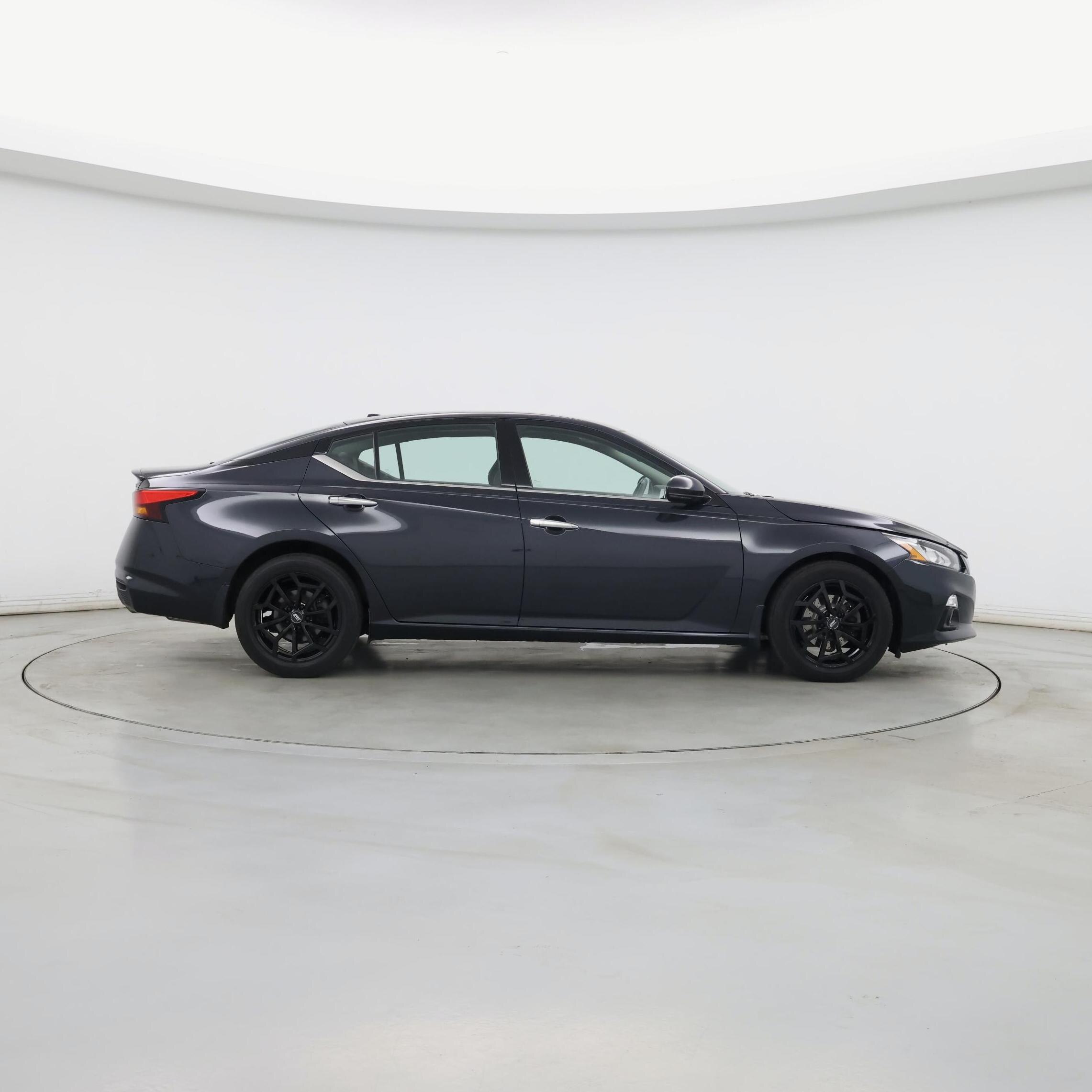 Thumbnail: 2020 Nissan Altima - 7