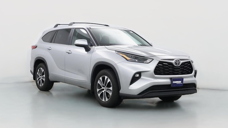 2023 Toyota Highlander XLE Hero Image
