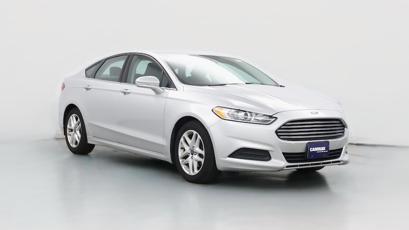 2016 Ford Fusion SE Hero Image