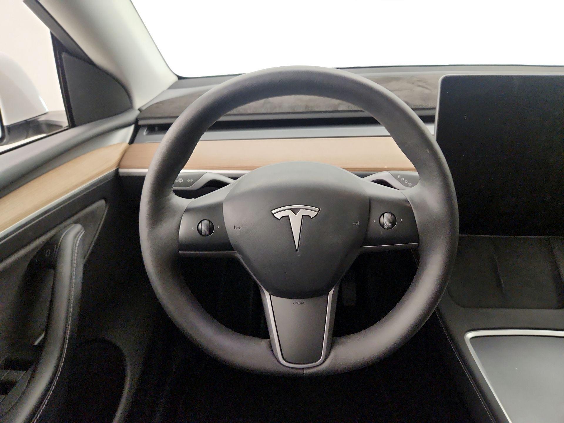 Thumbnail: 2023 Tesla Model Y - 10