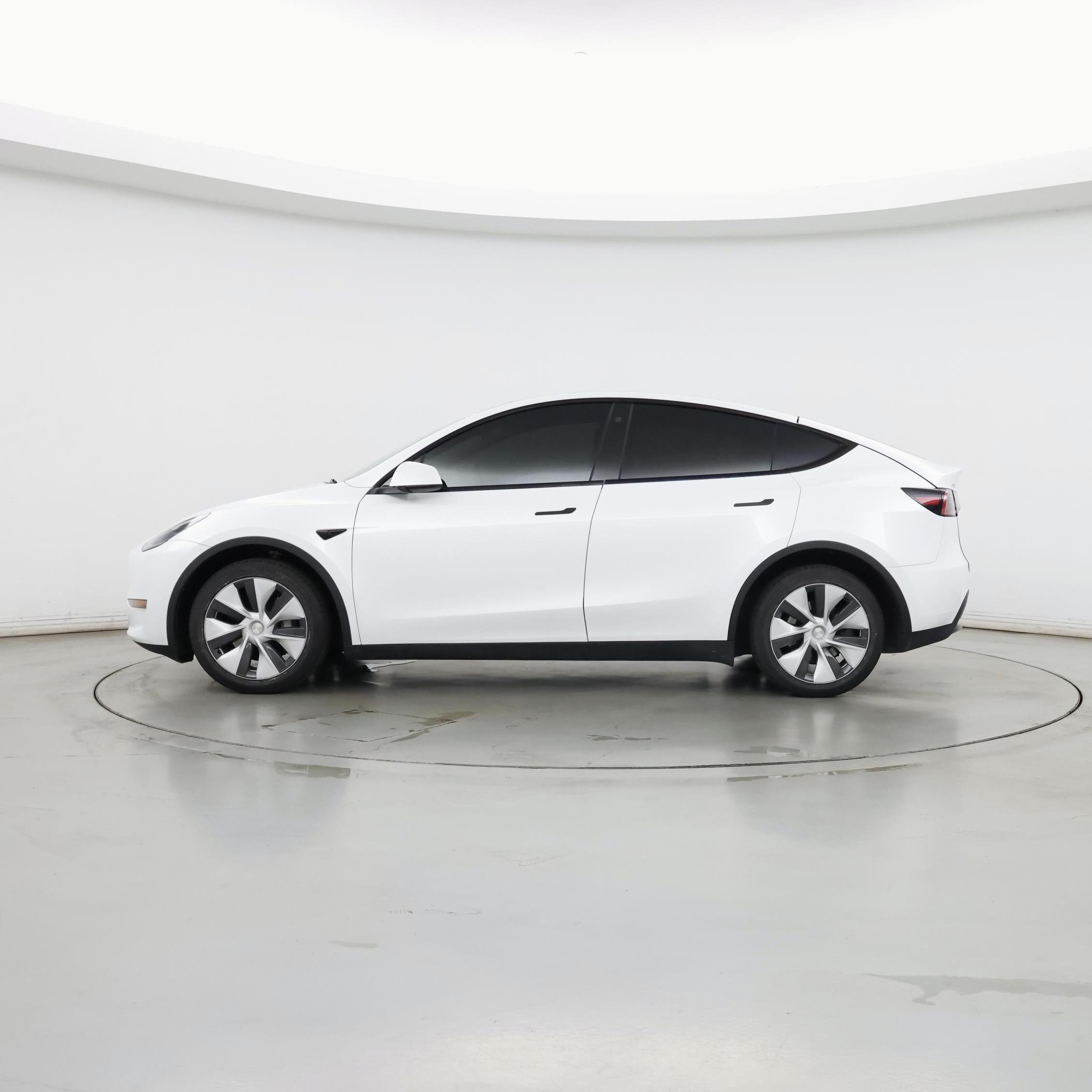 Thumbnail: 2023 Tesla Model Y - 3