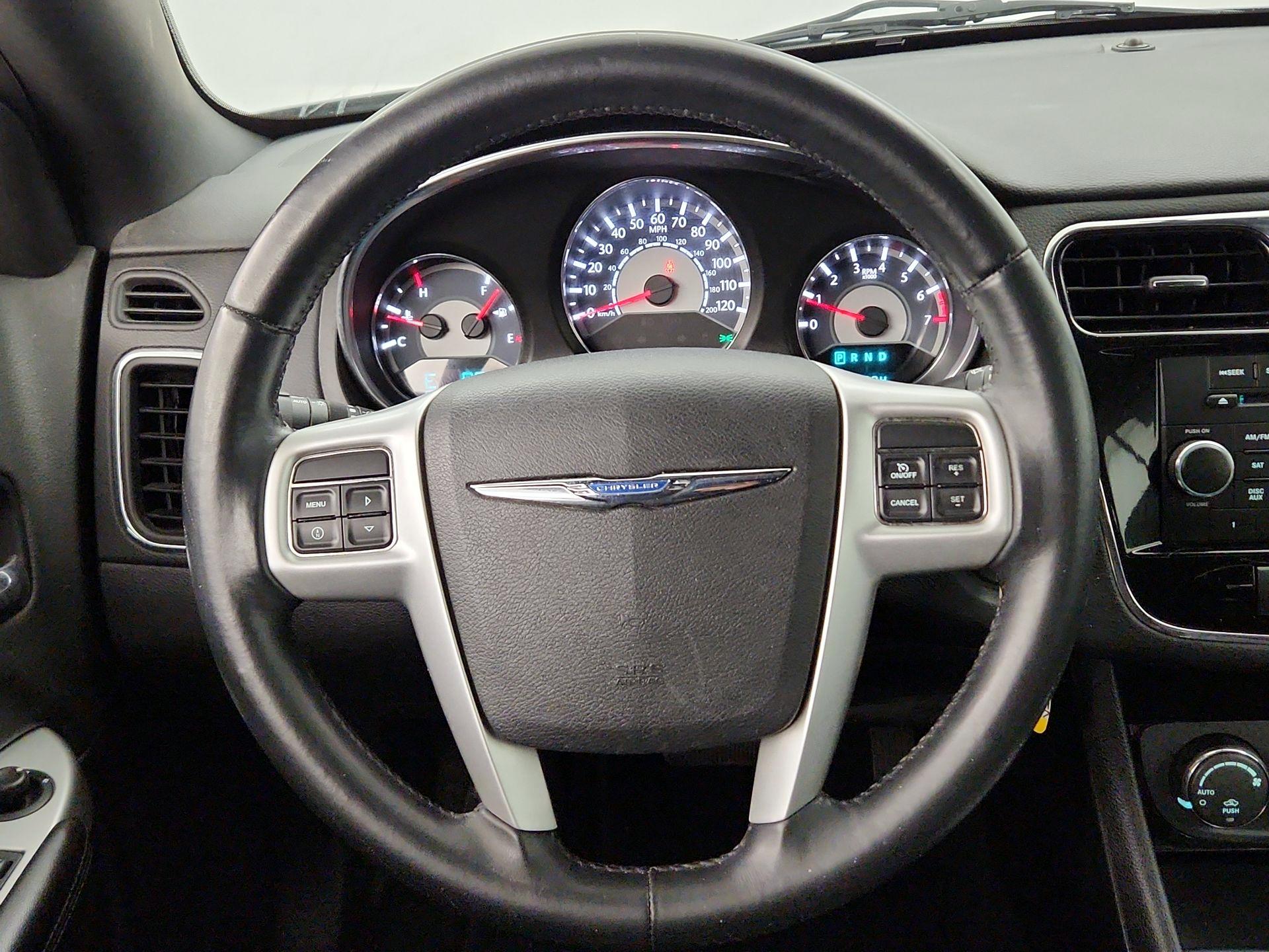 Thumbnail: 2014 Chrysler 200 - 10