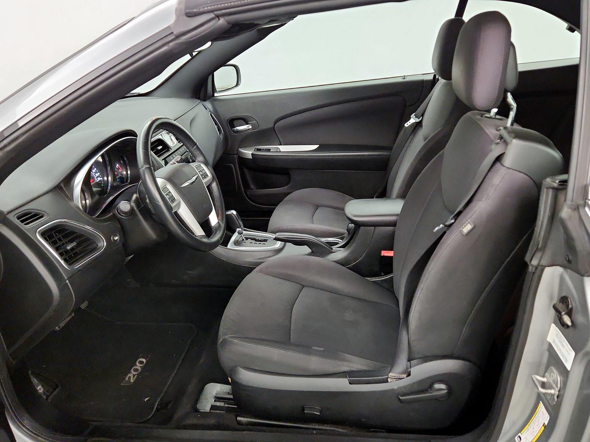 Thumbnail: 2014 Chrysler 200 - 11