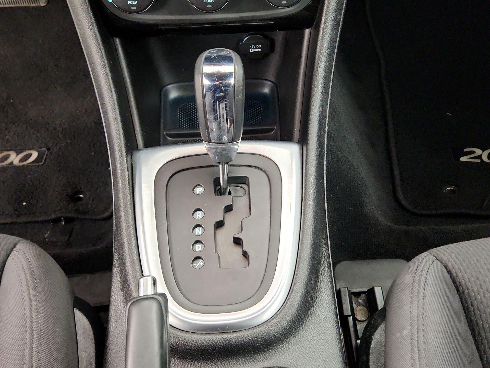 Thumbnail: 2014 Chrysler 200 - 15