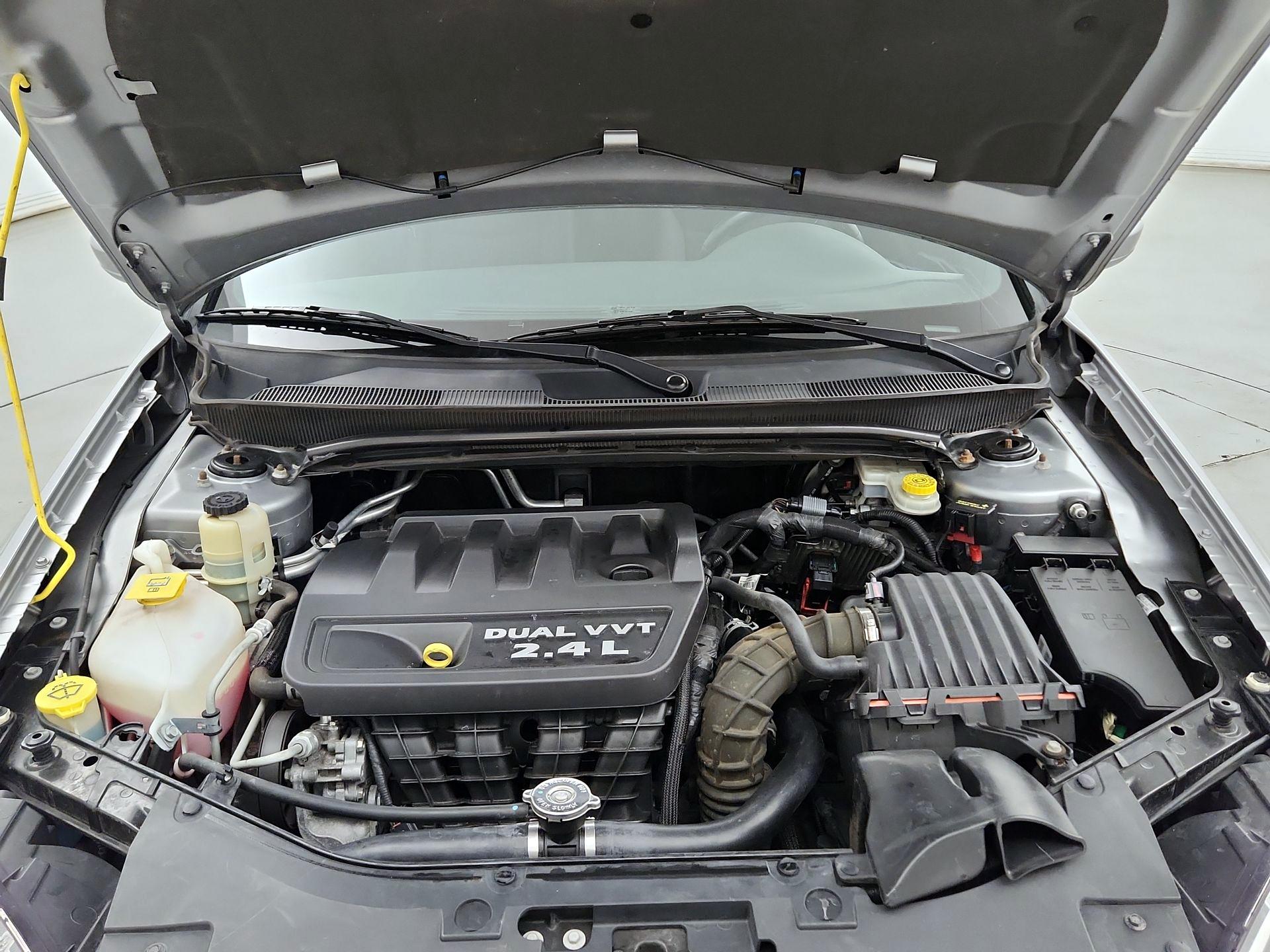 Thumbnail: 2014 Chrysler 200 - 18