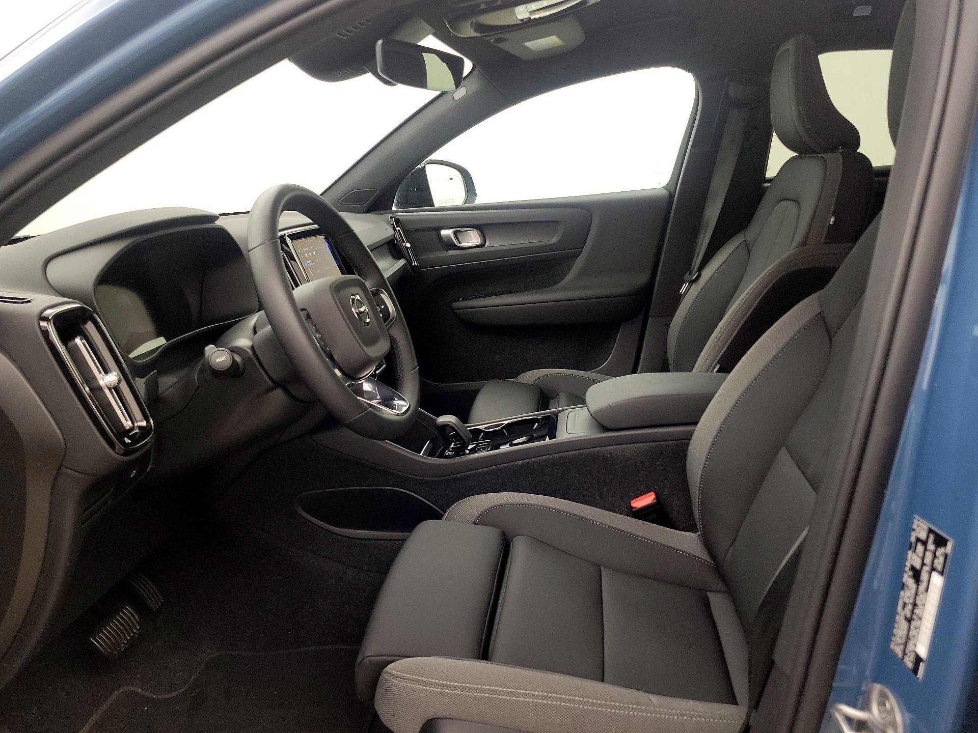 Thumbnail: 2023 Volvo C40 - 11