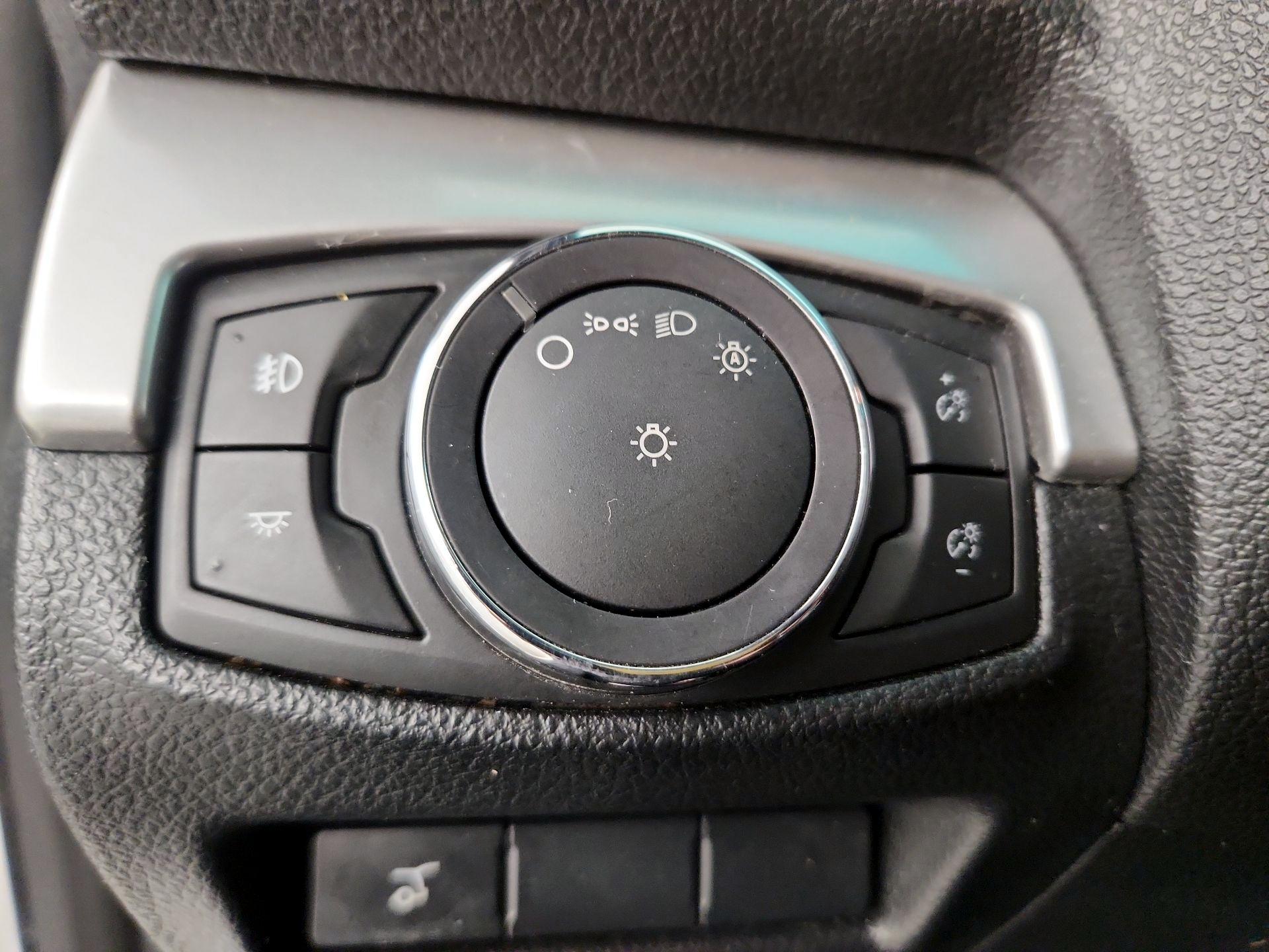 Thumbnail: 2016 Ford Explorer - 13