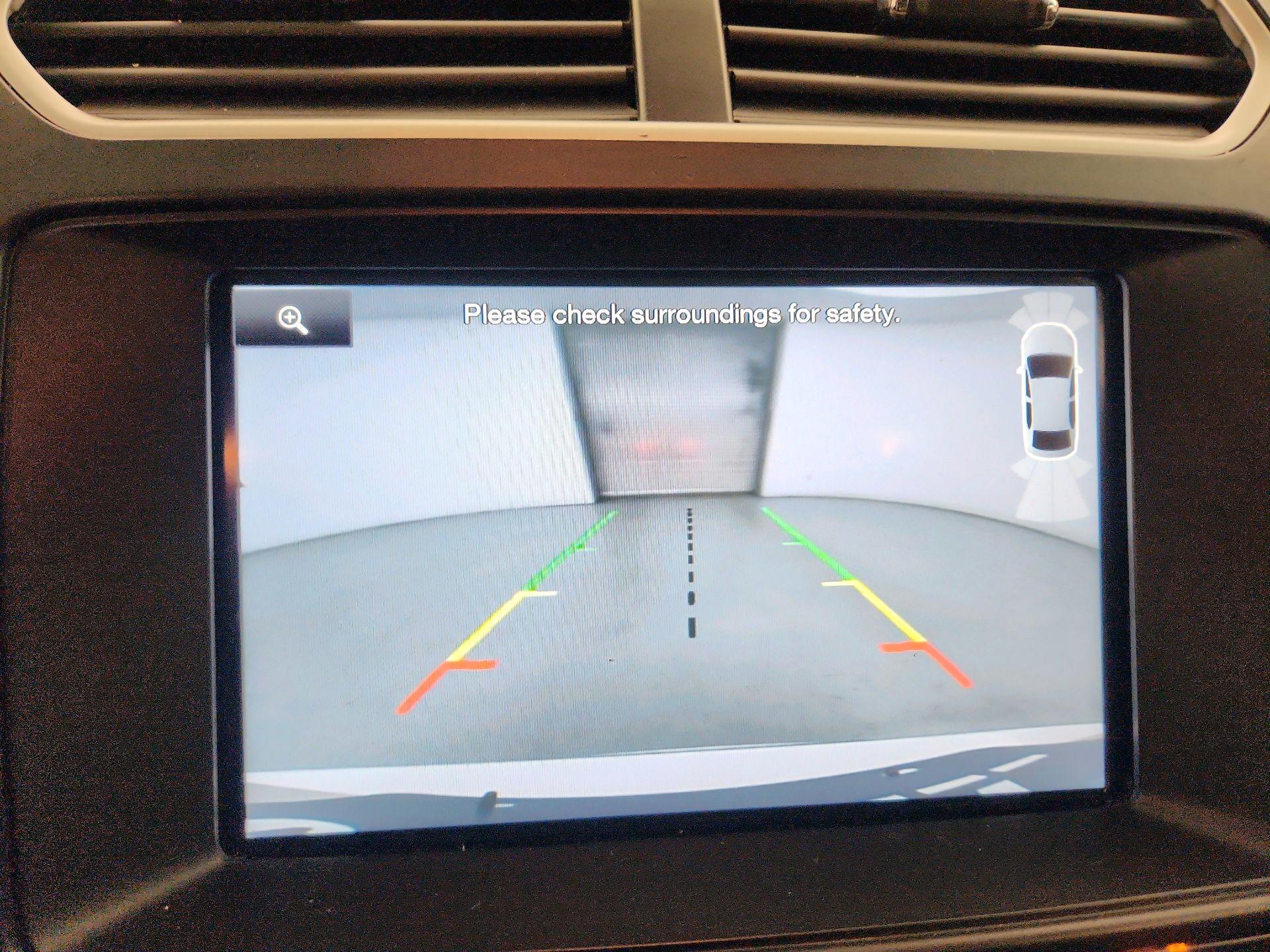 Thumbnail: 2016 Ford Explorer - 15