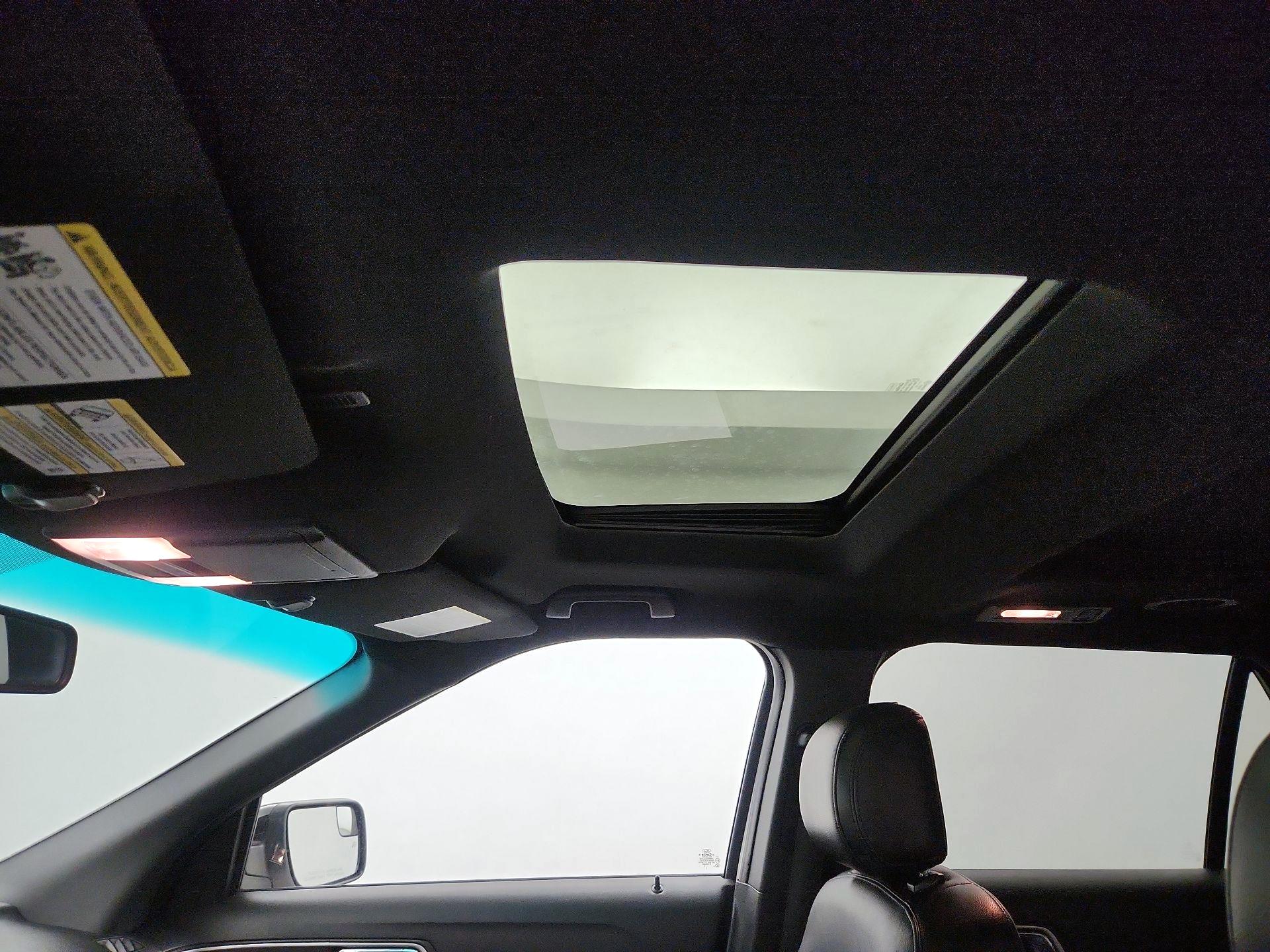 Thumbnail: 2016 Ford Explorer - 20