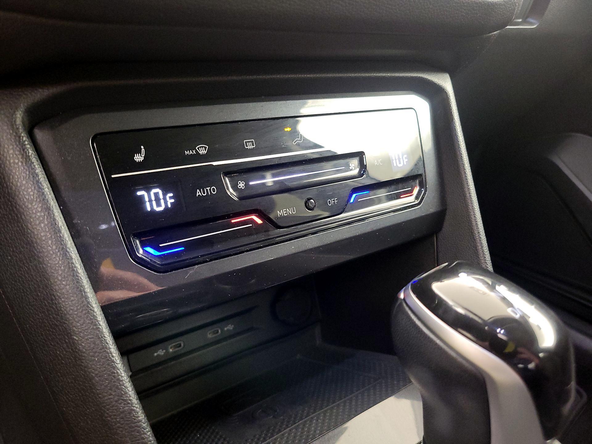 Thumbnail: 2022 Volkswagen Tiguan - 16
