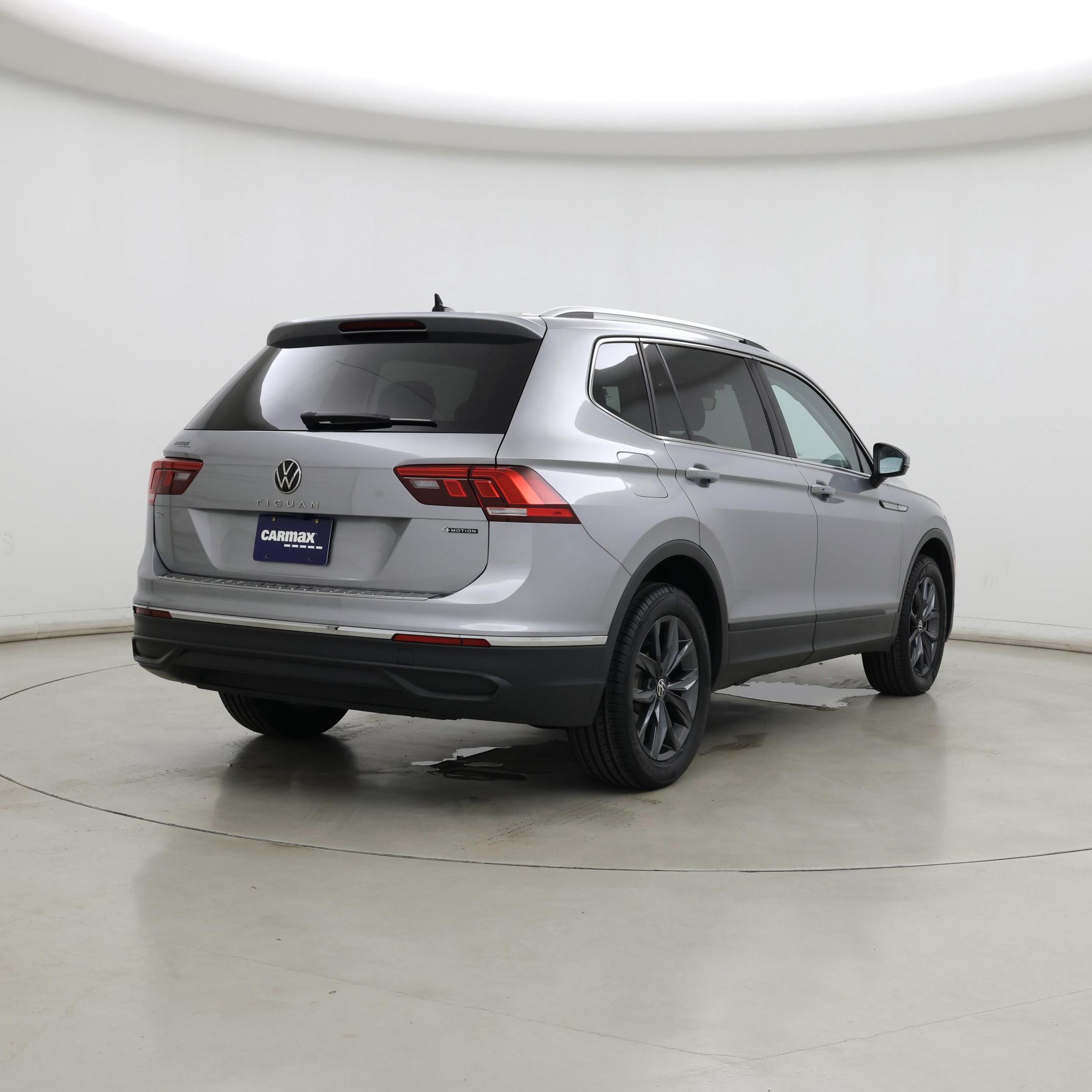 Thumbnail: 2022 Volkswagen Tiguan - 8
