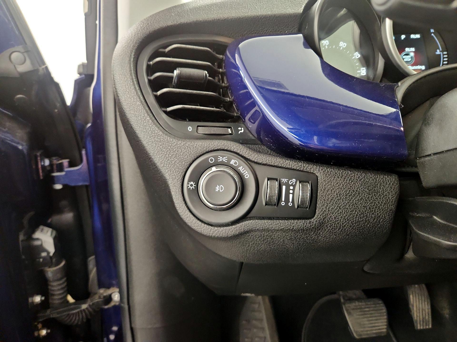 Thumbnail: 2017 Fiat 500X - 13