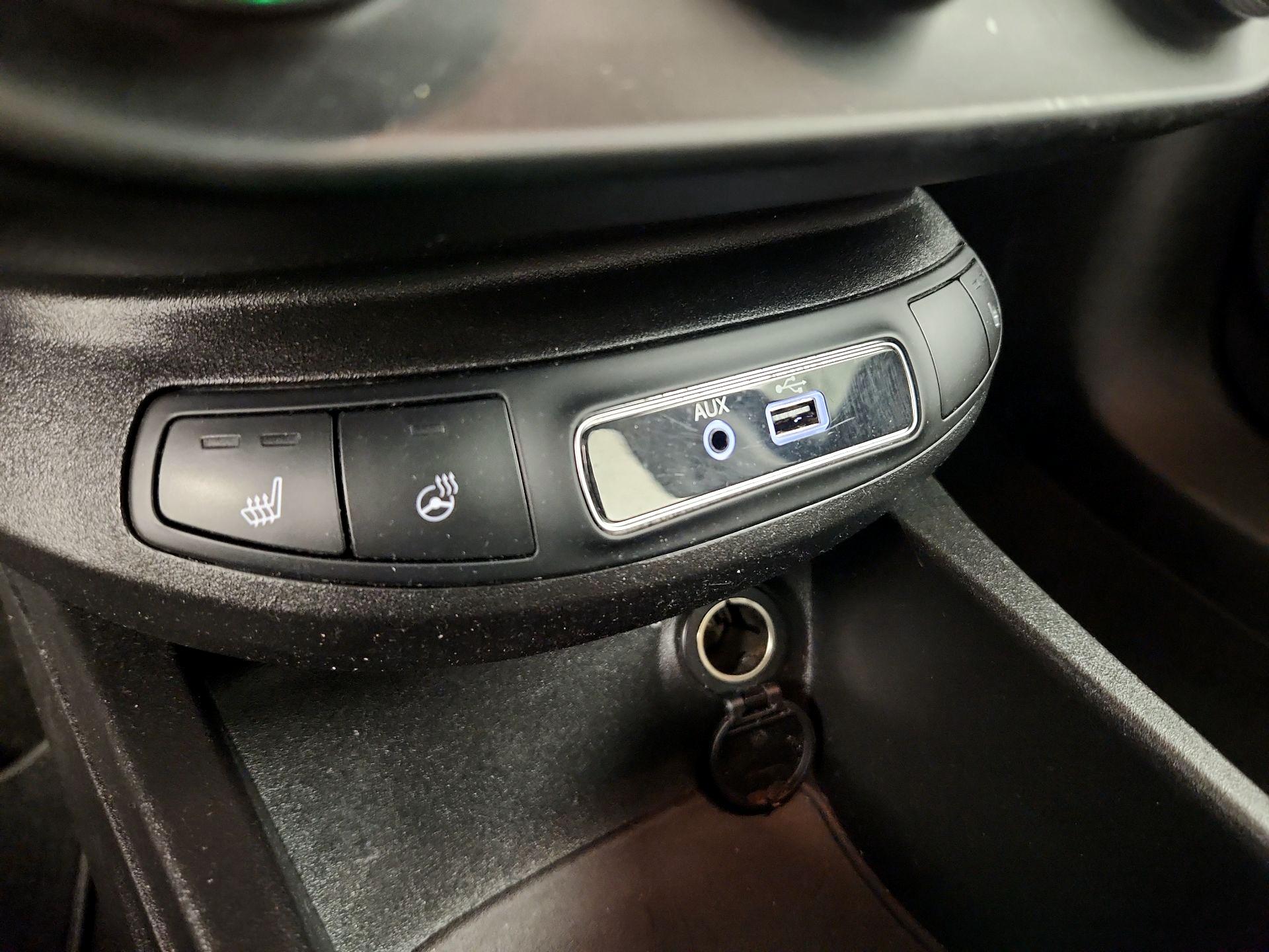 Thumbnail: 2017 Fiat 500X - 19