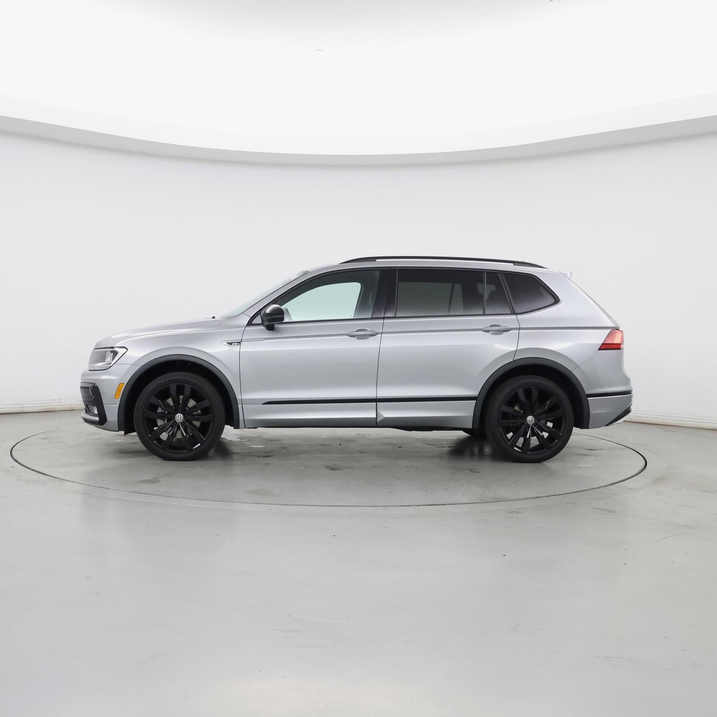 Thumbnail: 2021 Volkswagen Tiguan - 3