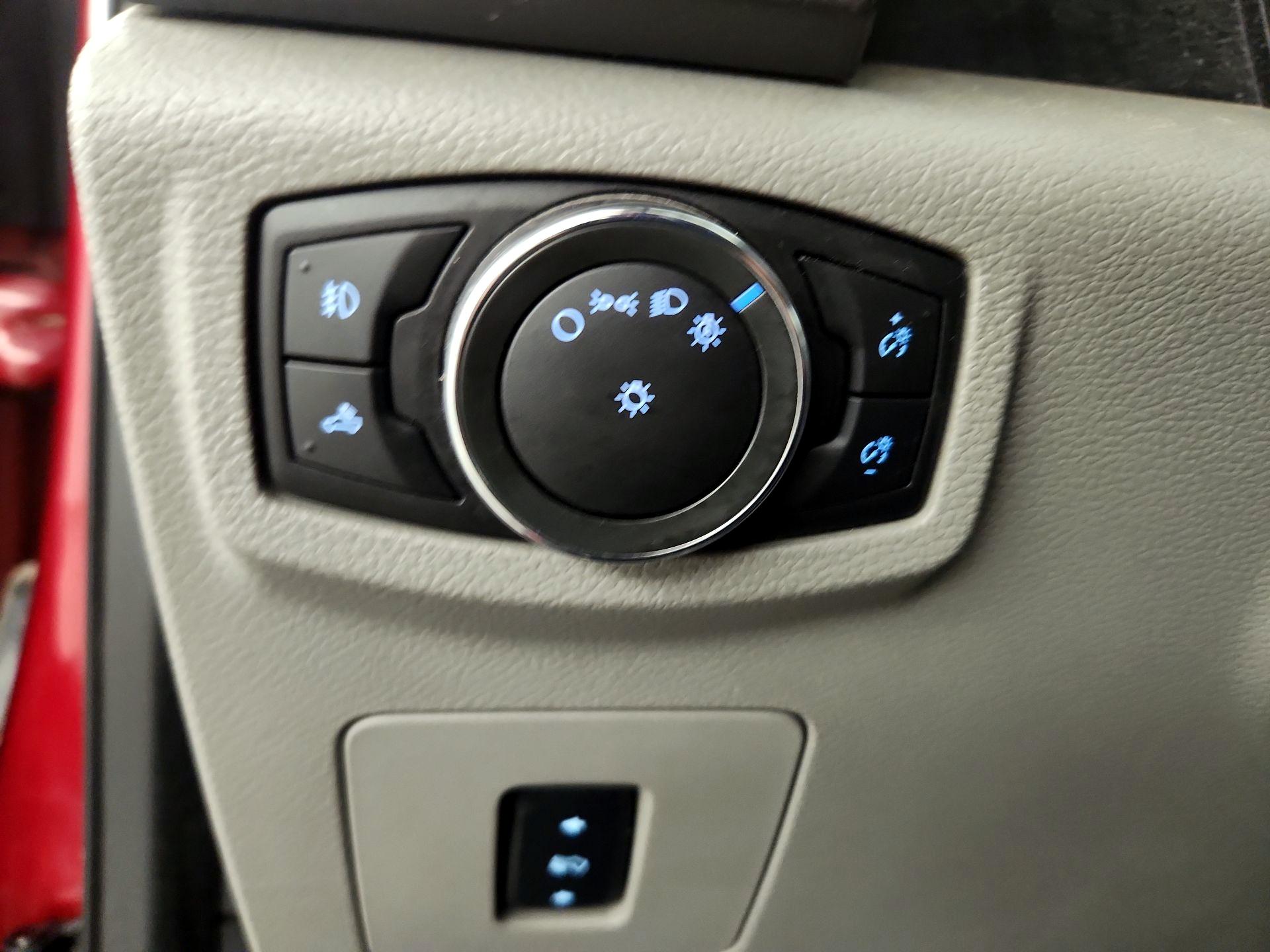 Thumbnail: 2016 Ford F-150 - 13