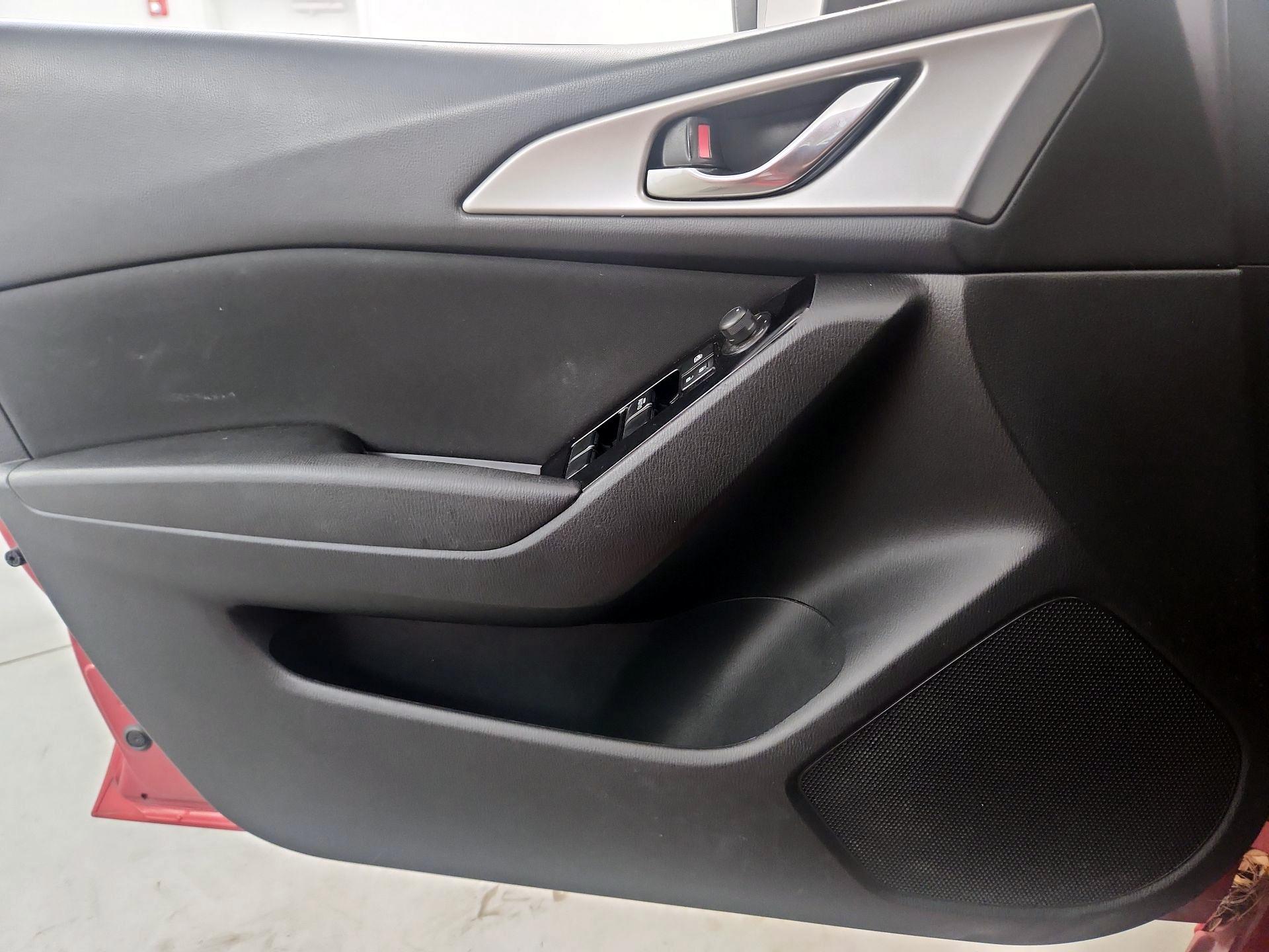 Thumbnail: 2017 Mazda Mazda3 - 12