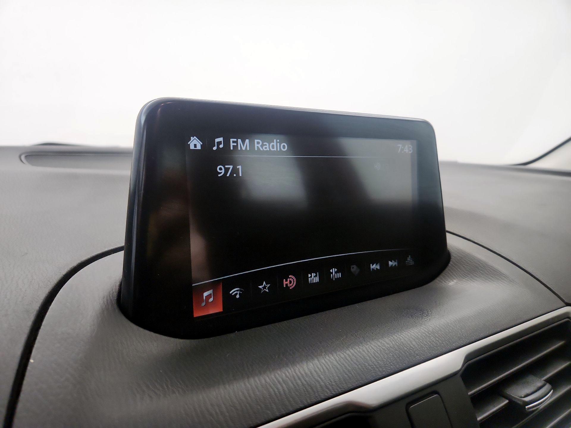 Thumbnail: 2017 Mazda Mazda3 - 15