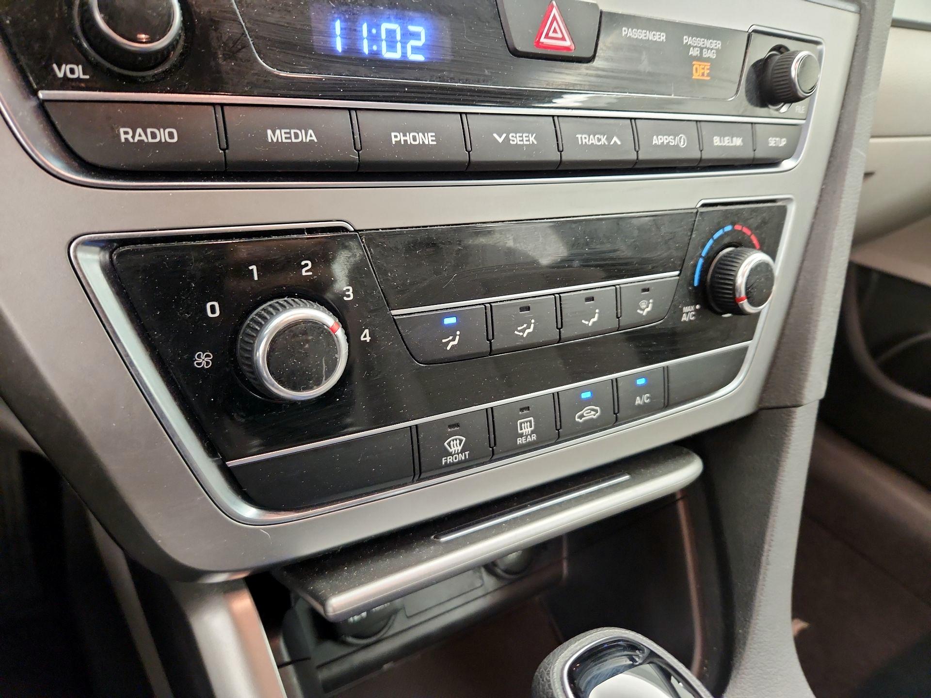 Thumbnail: 2016 Hyundai Sonata - 16