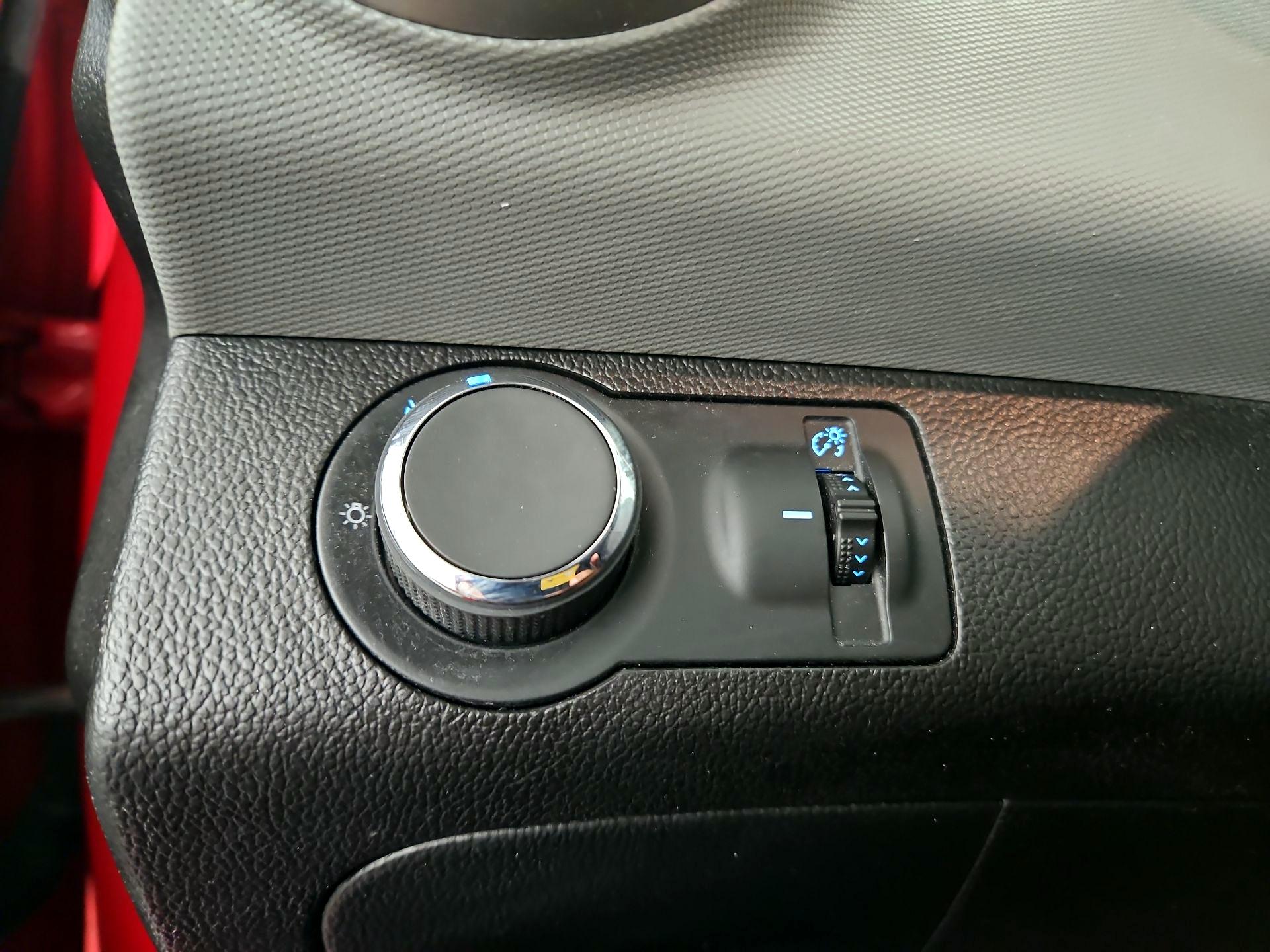 Thumbnail: 2014 Chevrolet Sonic - 13
