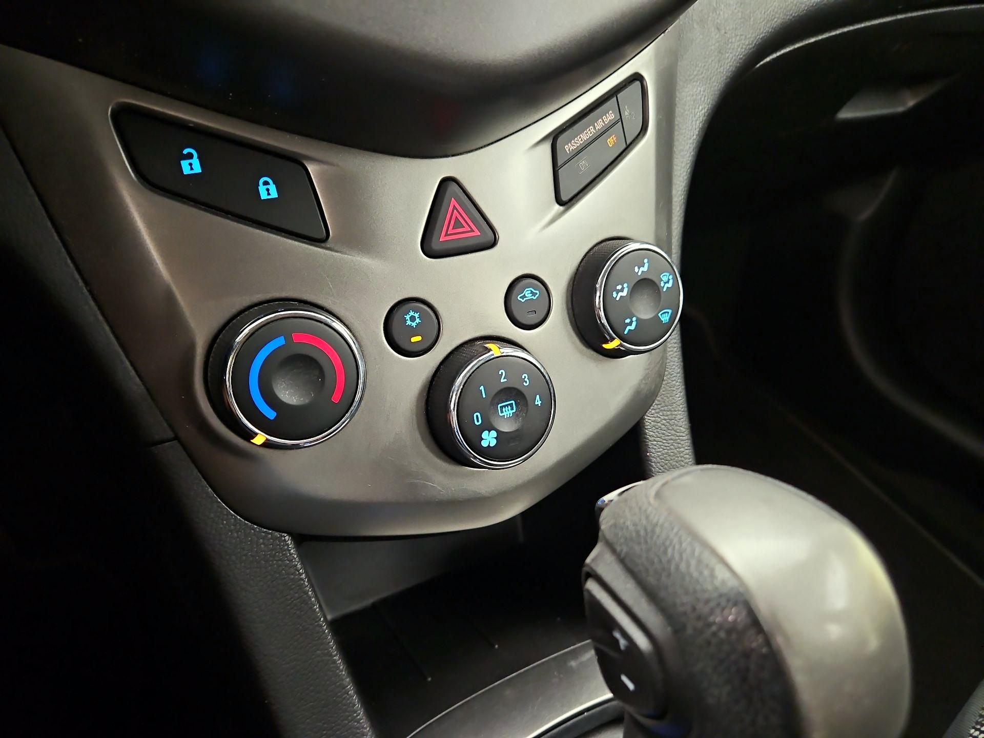 Thumbnail: 2014 Chevrolet Sonic - 16