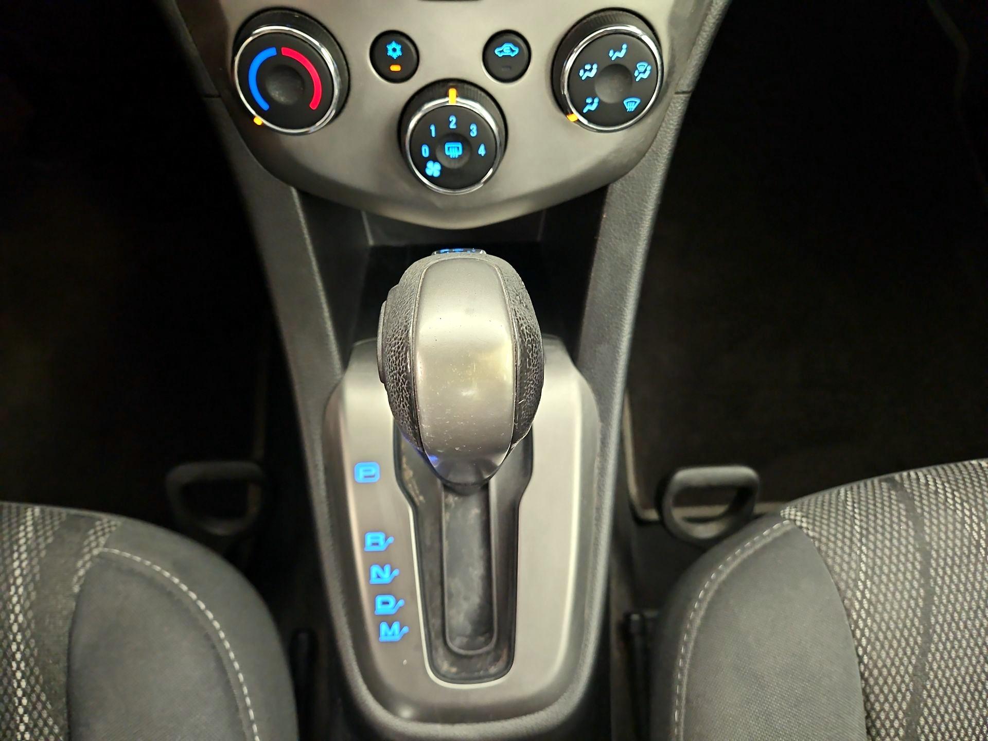 Thumbnail: 2014 Chevrolet Sonic - 17