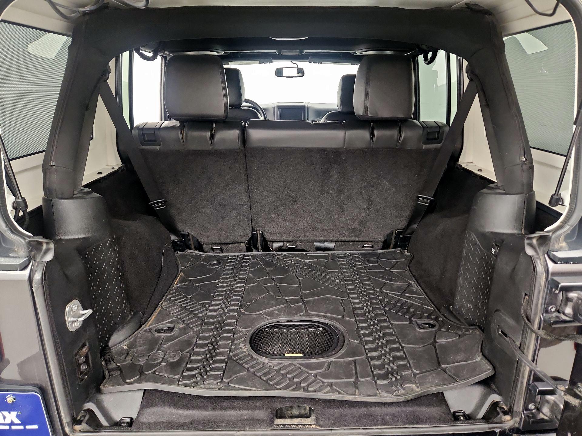 Thumbnail: 2017 Jeep Wrangler - 18