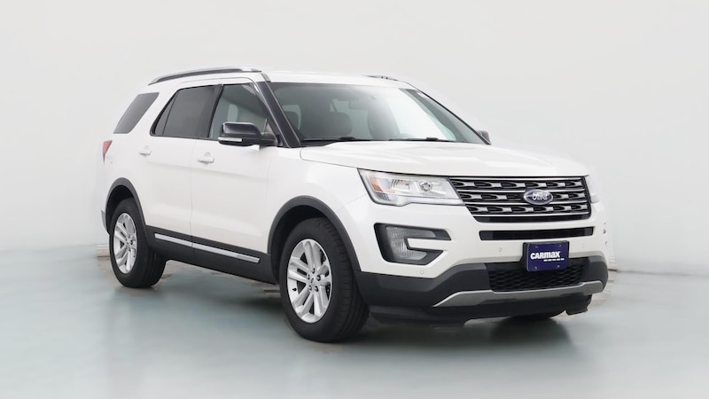 2017 Ford Explorer XLT Hero Image