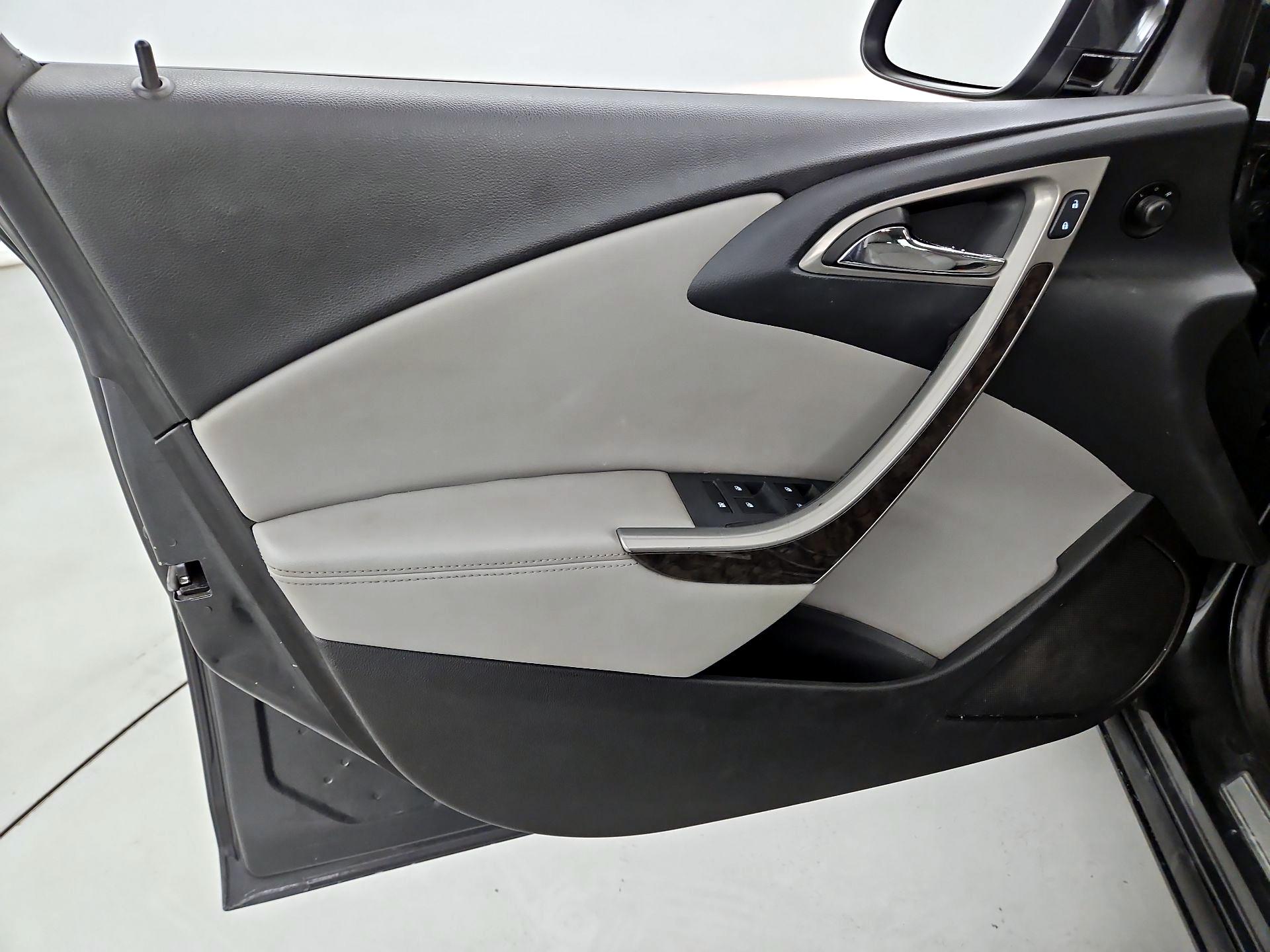 Thumbnail: 2017 Buick Verano - 12