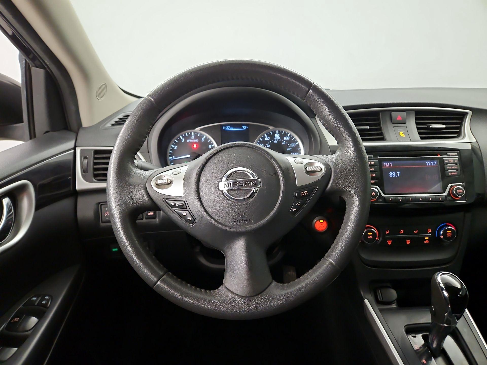 Thumbnail: 2017 Nissan Sentra - 10