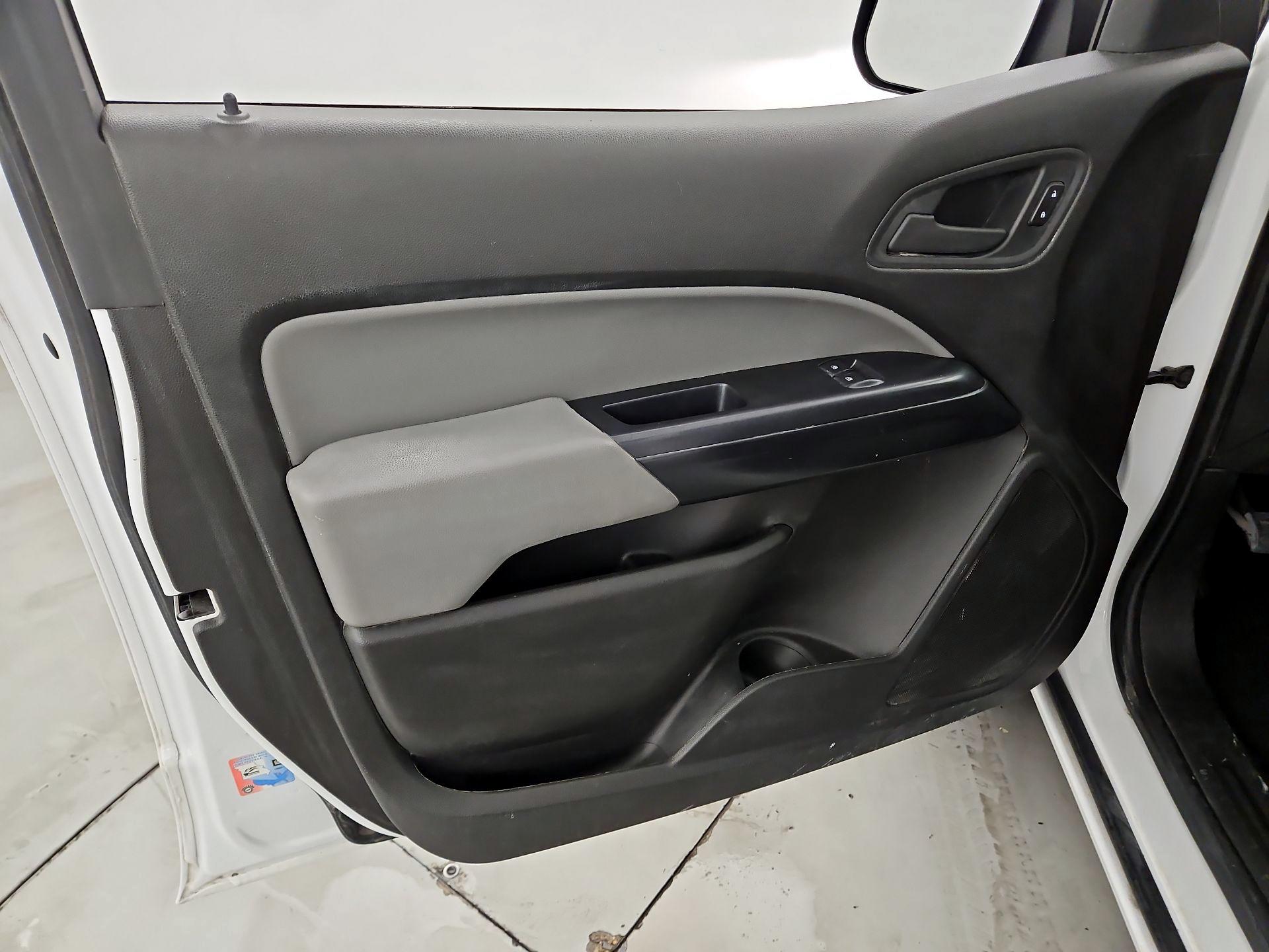 Thumbnail: 2015 Chevrolet Colorado - 12