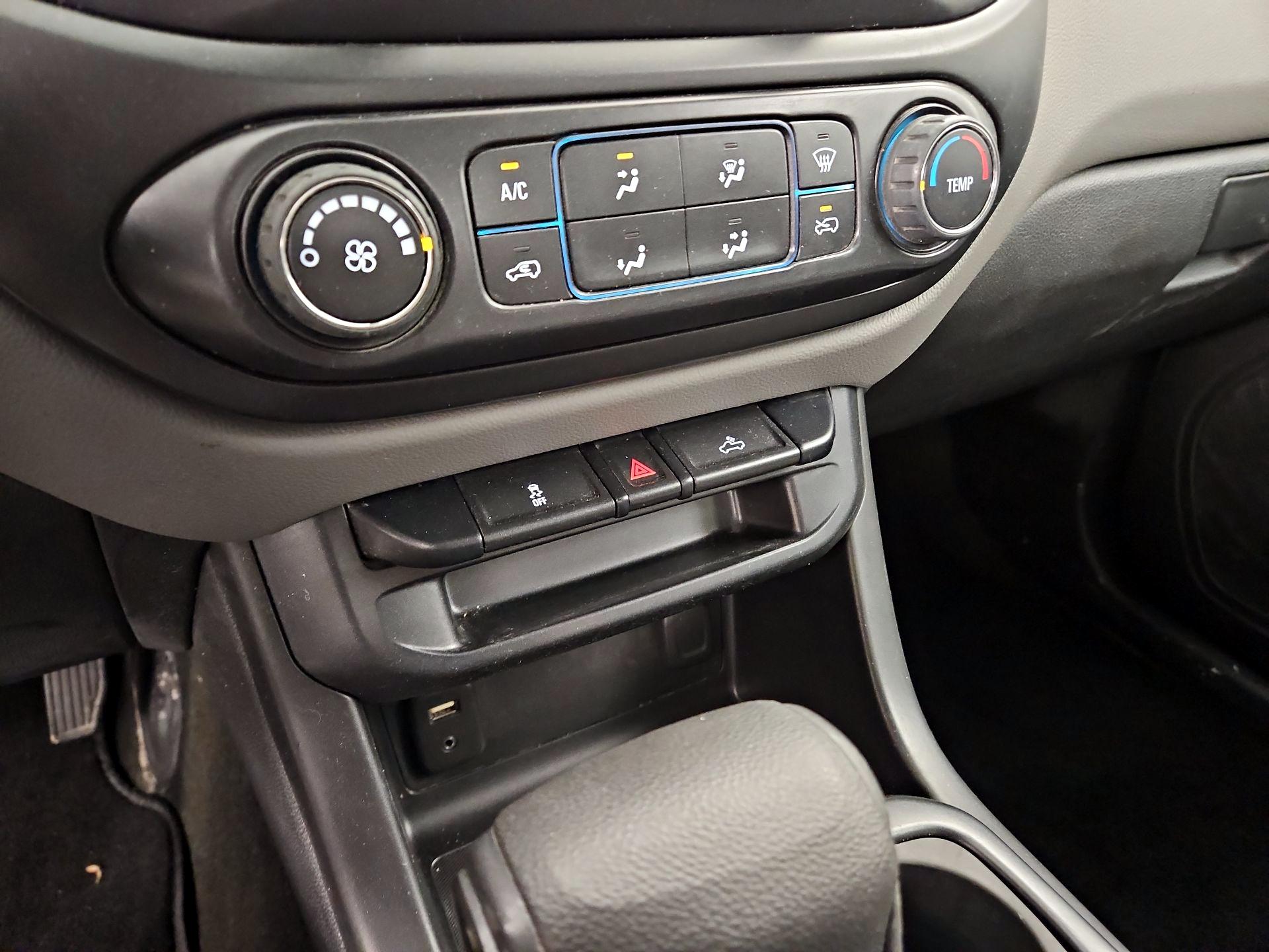 Thumbnail: 2015 Chevrolet Colorado - 16
