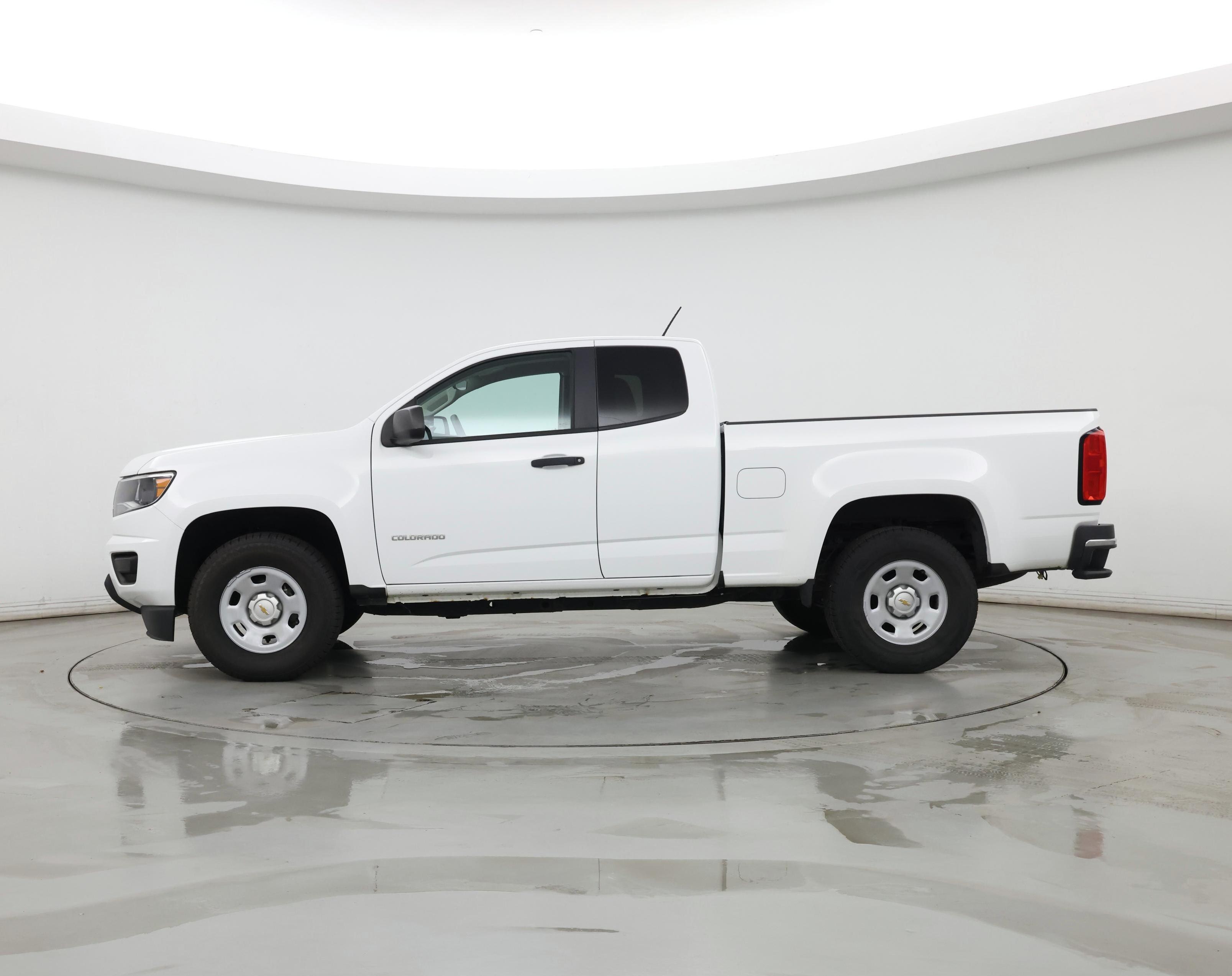Thumbnail: 2015 Chevrolet Colorado - 3