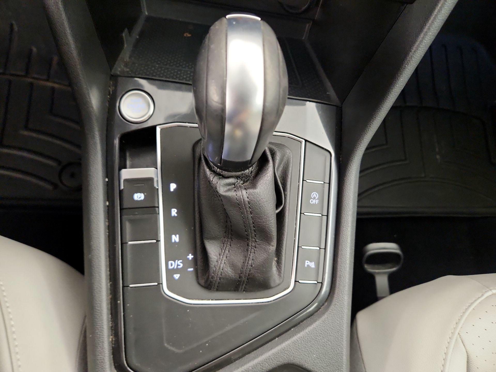 Thumbnail: 2020 Volkswagen Tiguan - 18