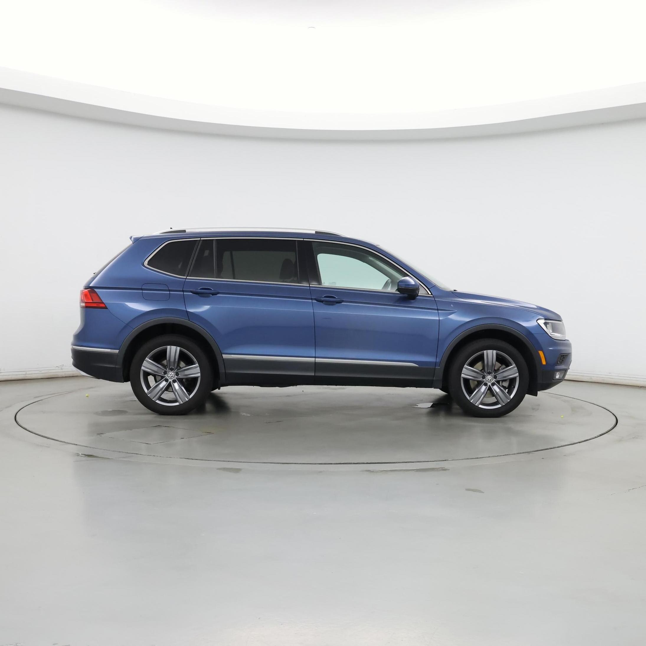 Thumbnail: 2020 Volkswagen Tiguan - 7