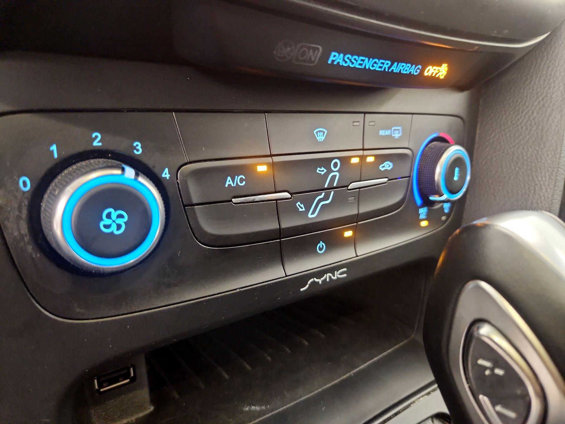 Thumbnail: 2016 Ford Focus - 16