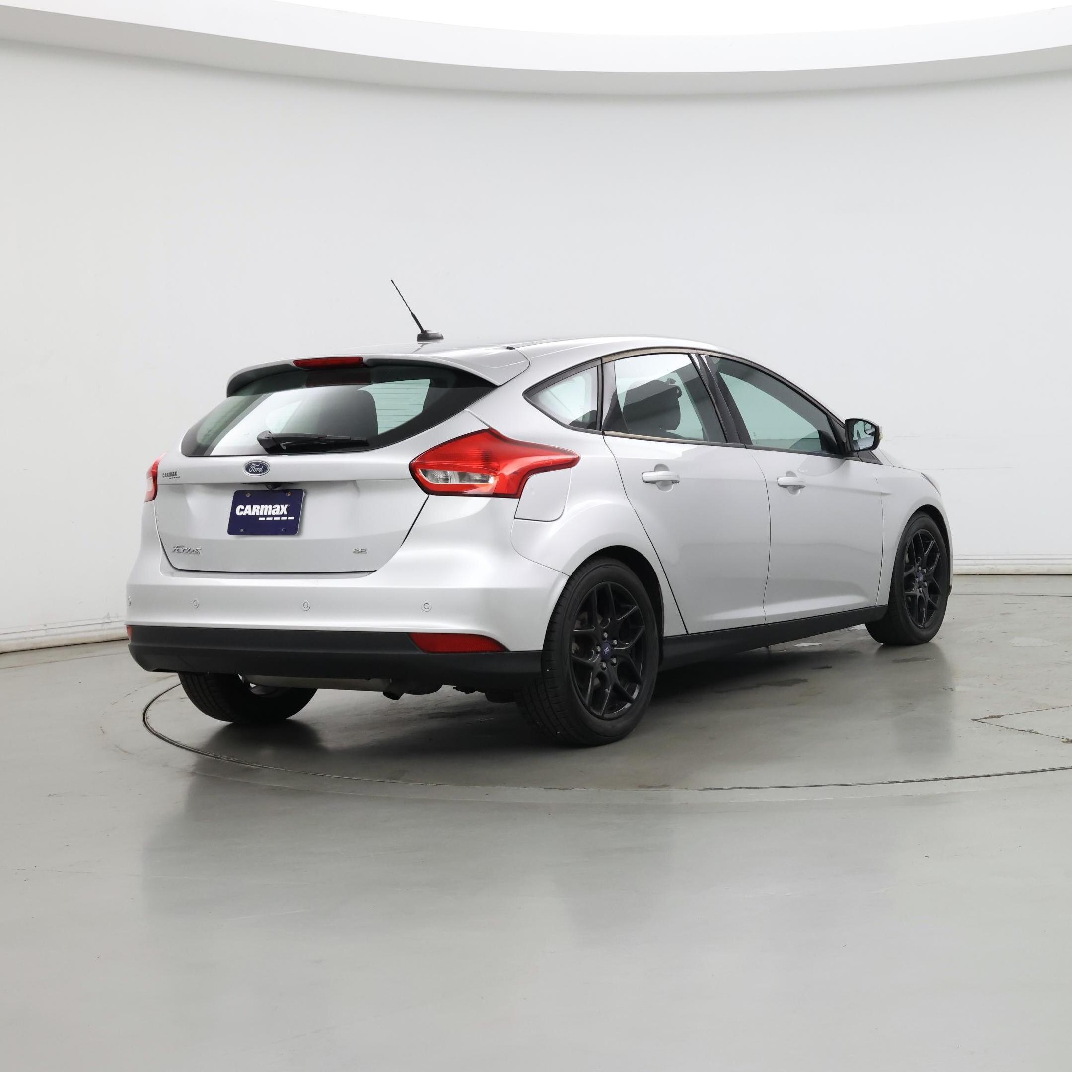 Thumbnail: 2016 Ford Focus - 8
