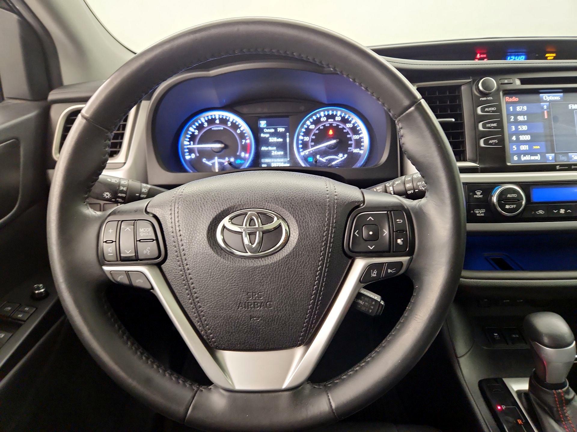 Thumbnail: 2019 Toyota Highlander - 10