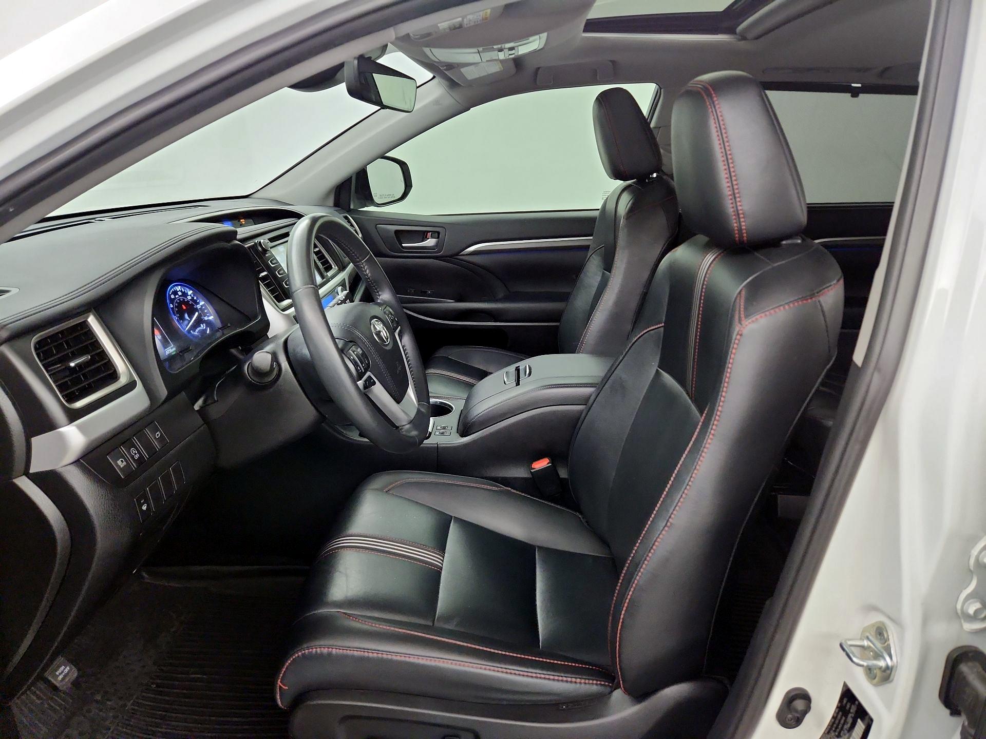 Thumbnail: 2019 Toyota Highlander - 11