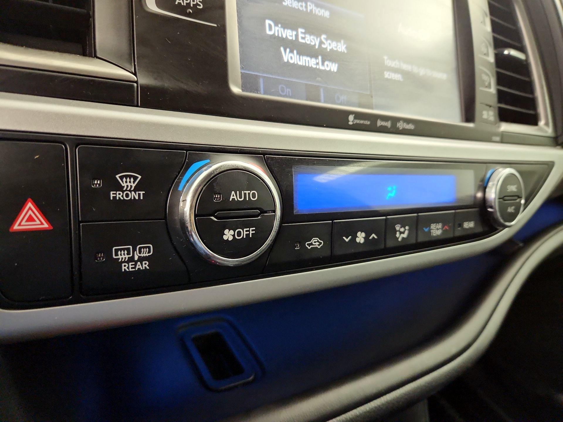 Thumbnail: 2019 Toyota Highlander - 16