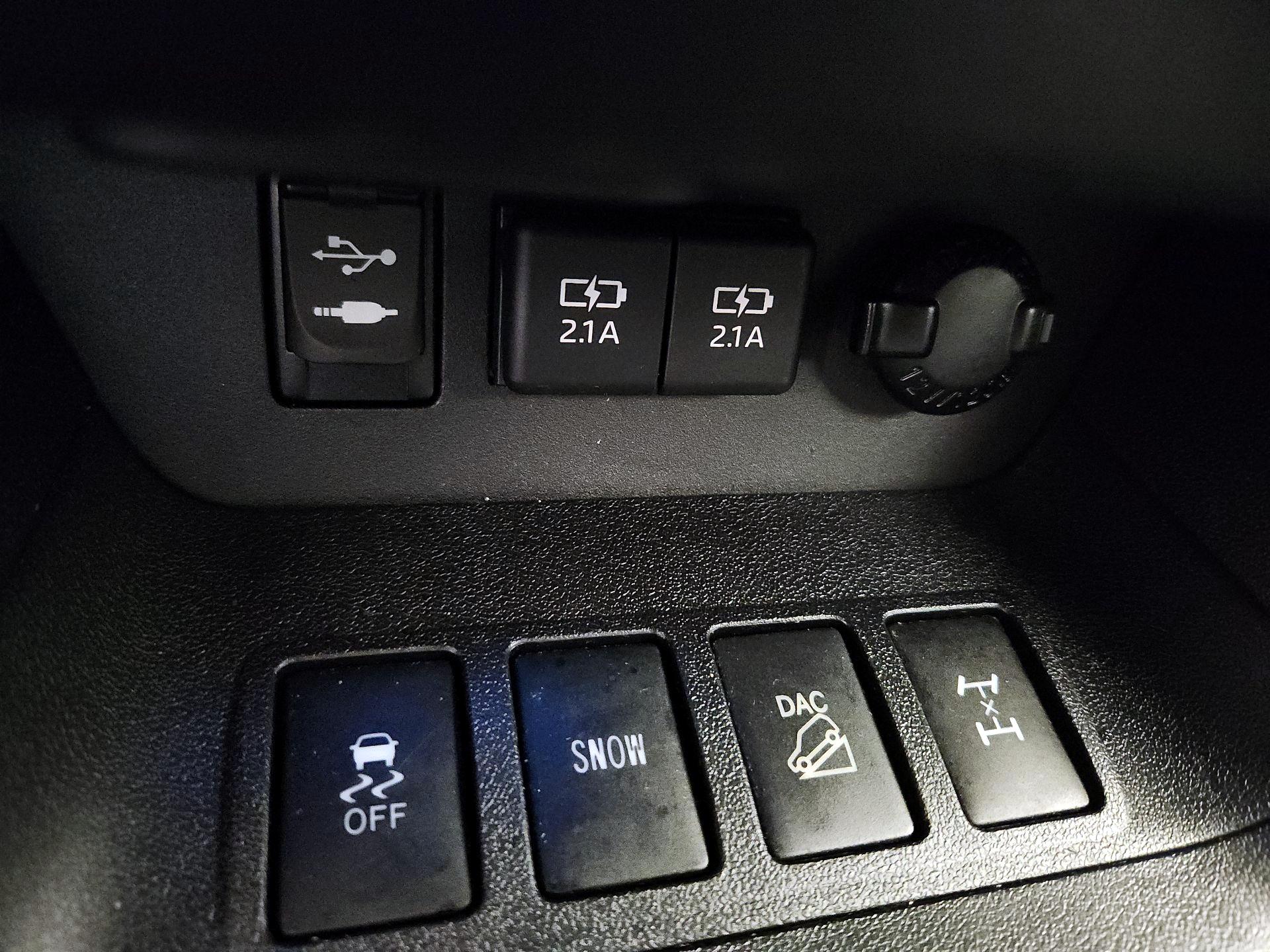 Thumbnail: 2019 Toyota Highlander - 18