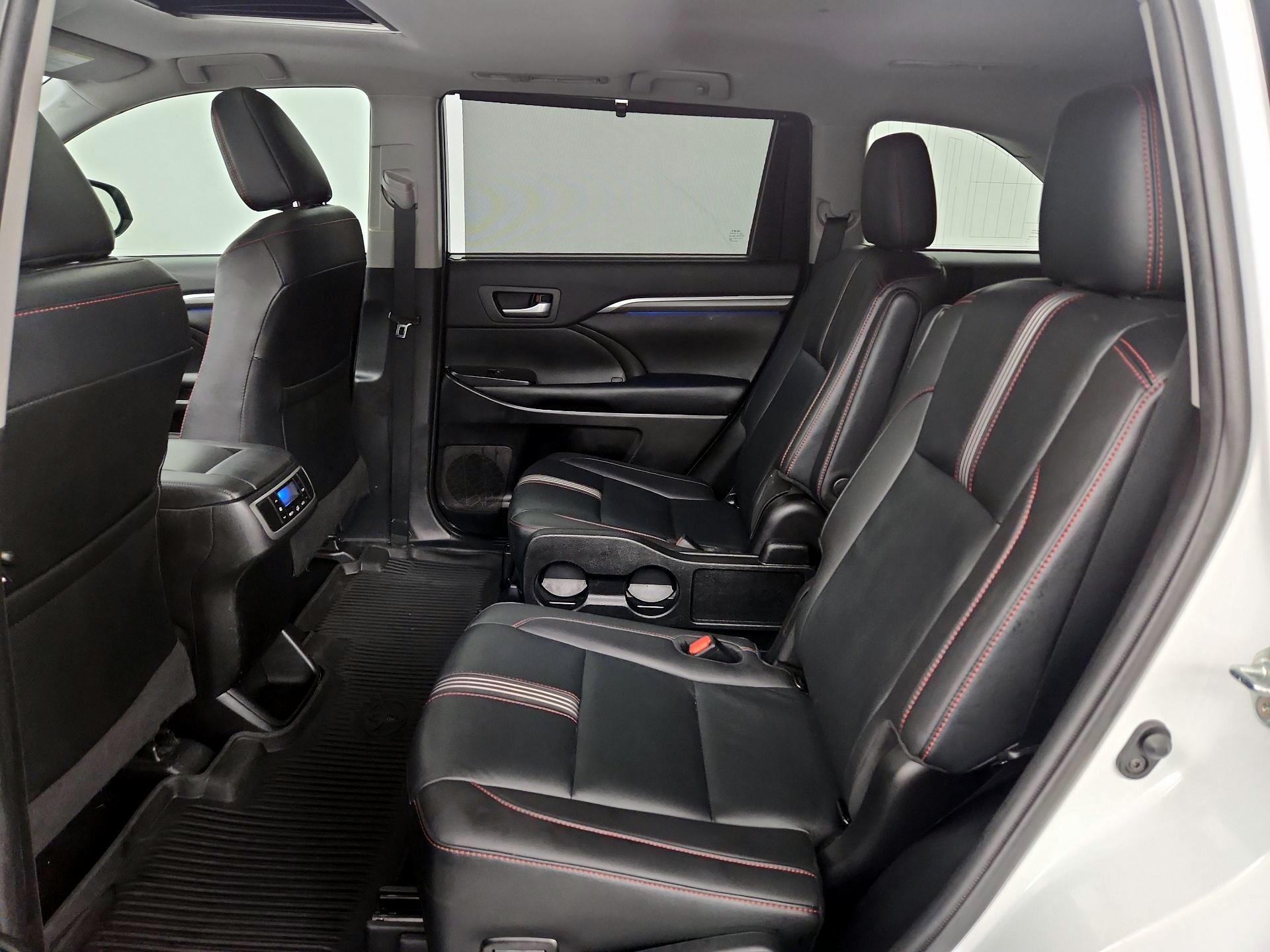 Thumbnail: 2019 Toyota Highlander - 20