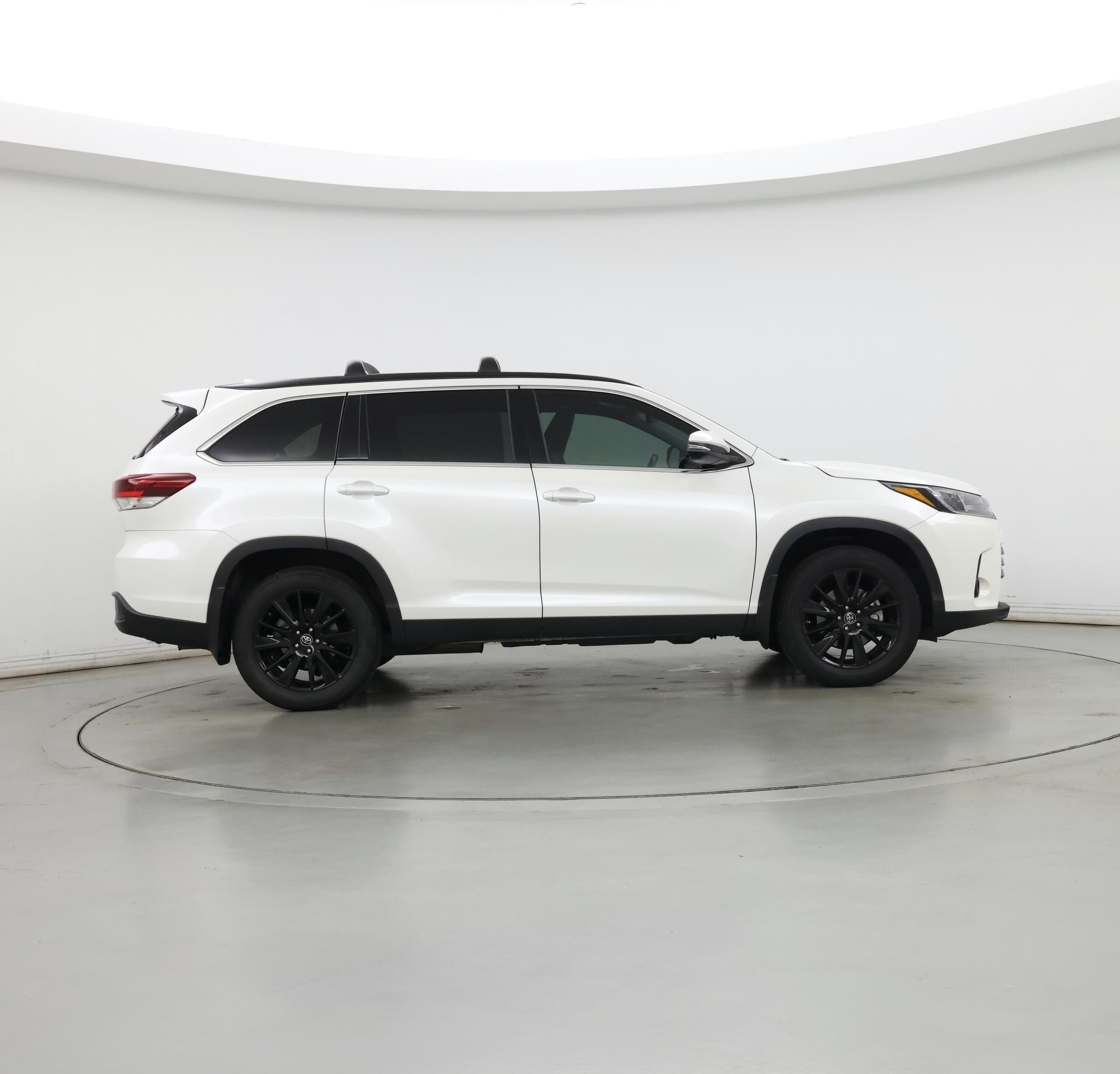 Thumbnail: 2019 Toyota Highlander - 7