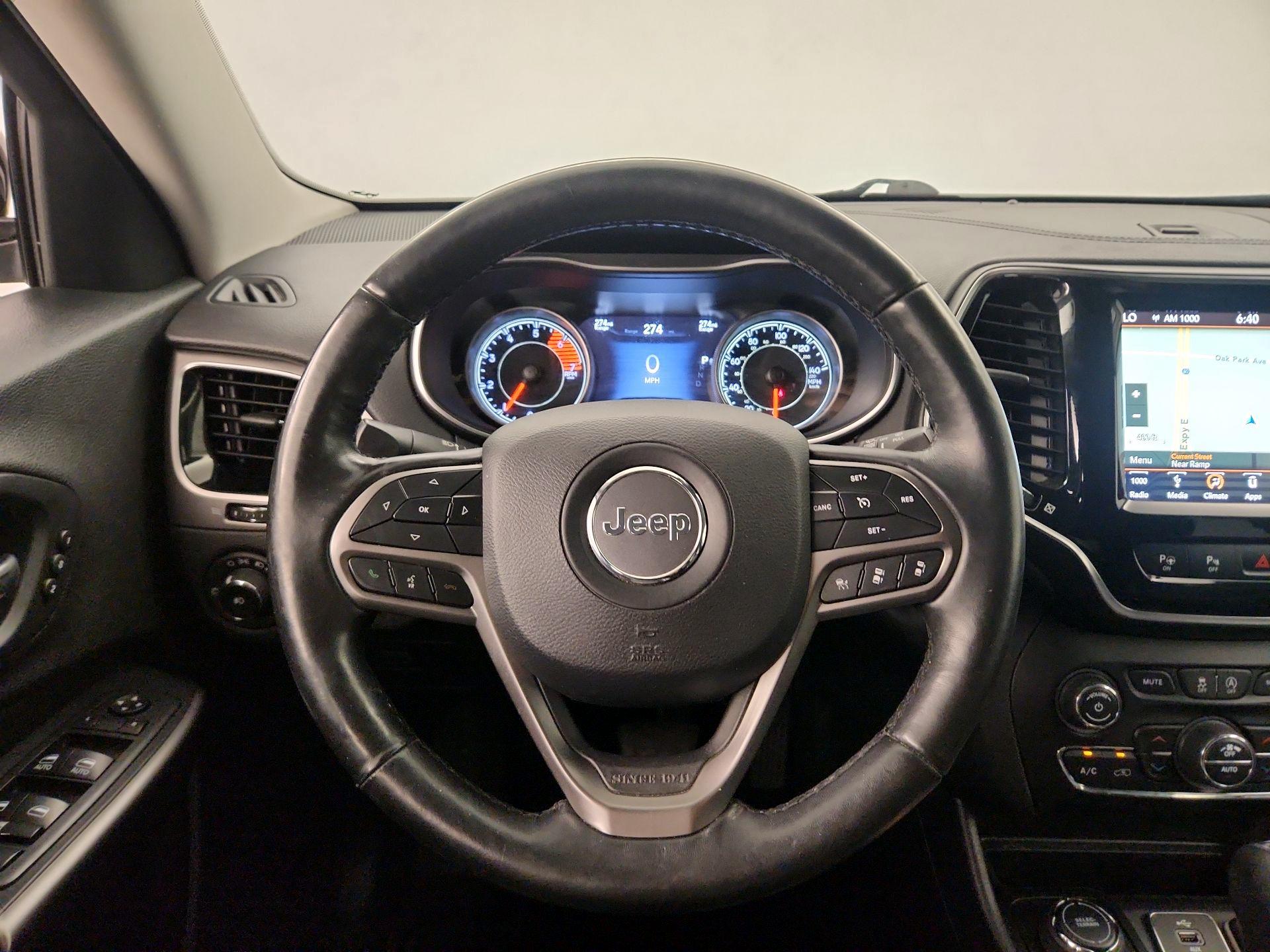 Thumbnail: 2019 Jeep Cherokee - 10