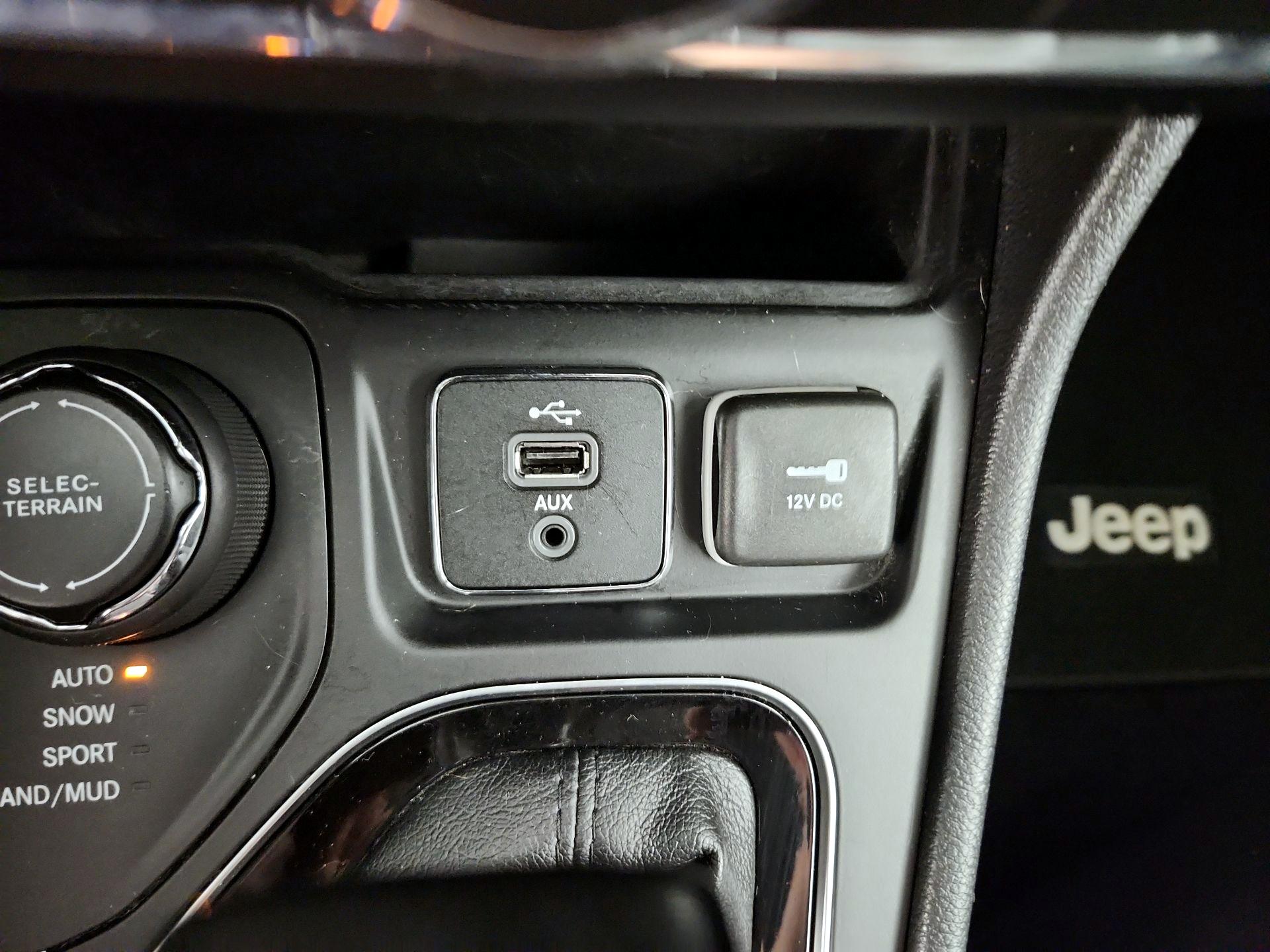 Thumbnail: 2019 Jeep Cherokee - 19