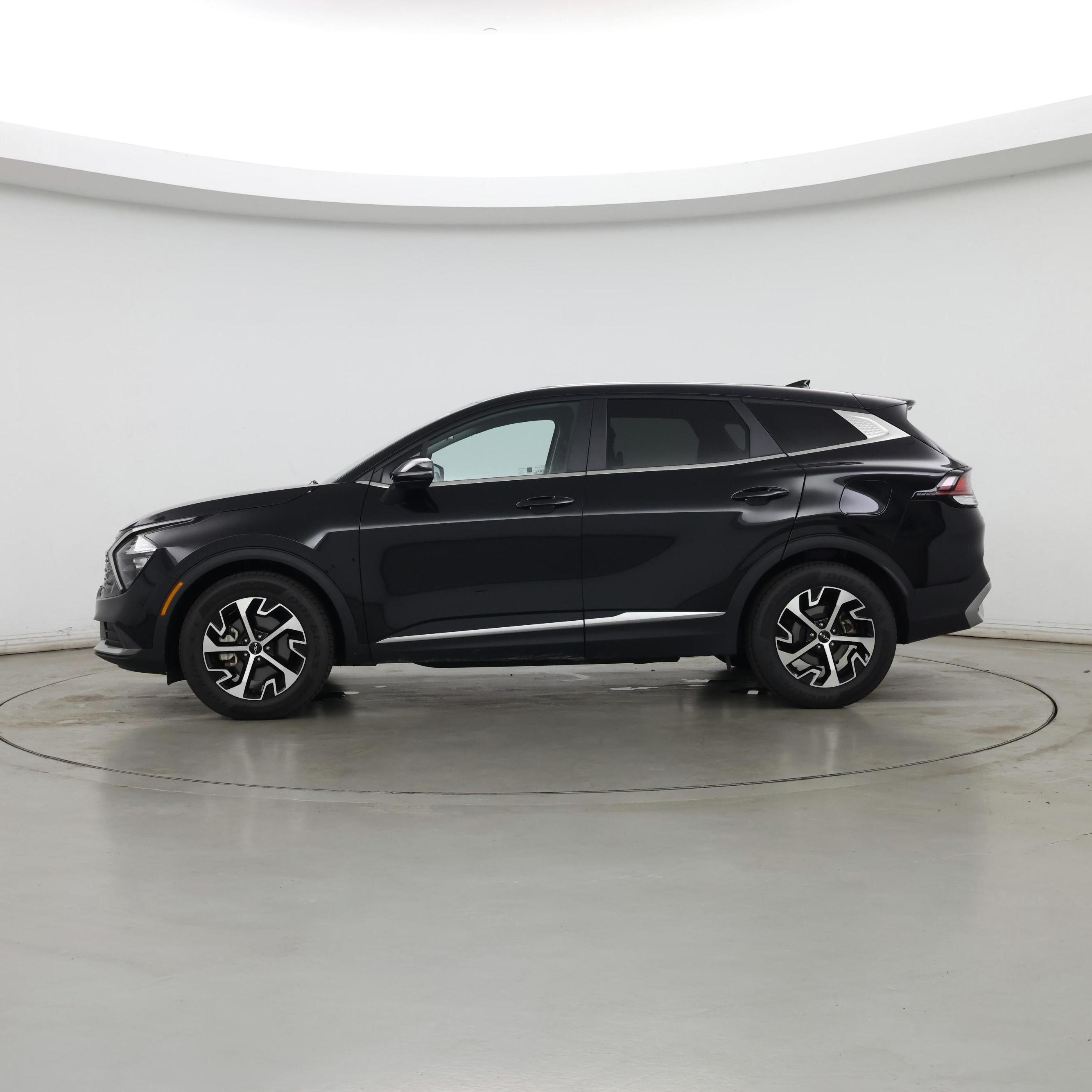 Thumbnail: 2023 Kia Sportage - 3